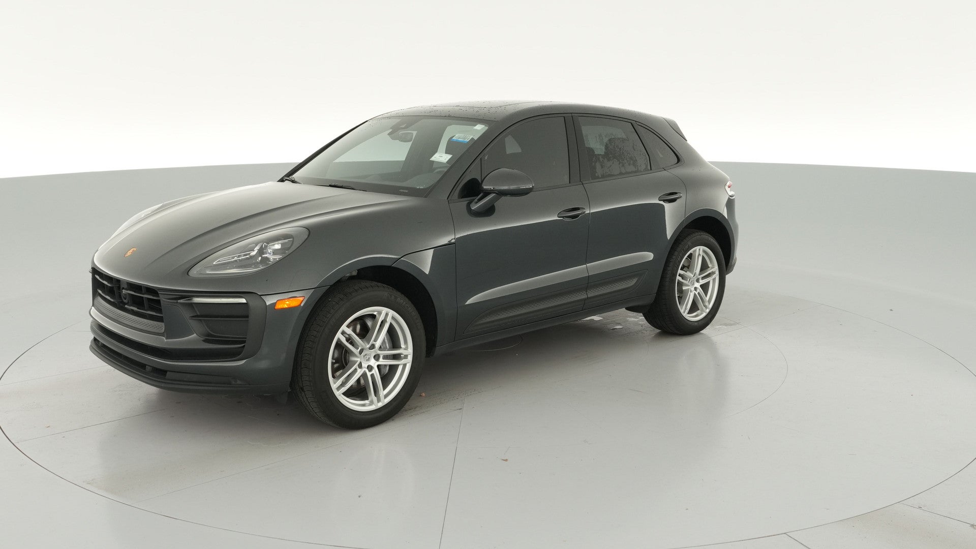 2024 Porsche Macan vehicle photo