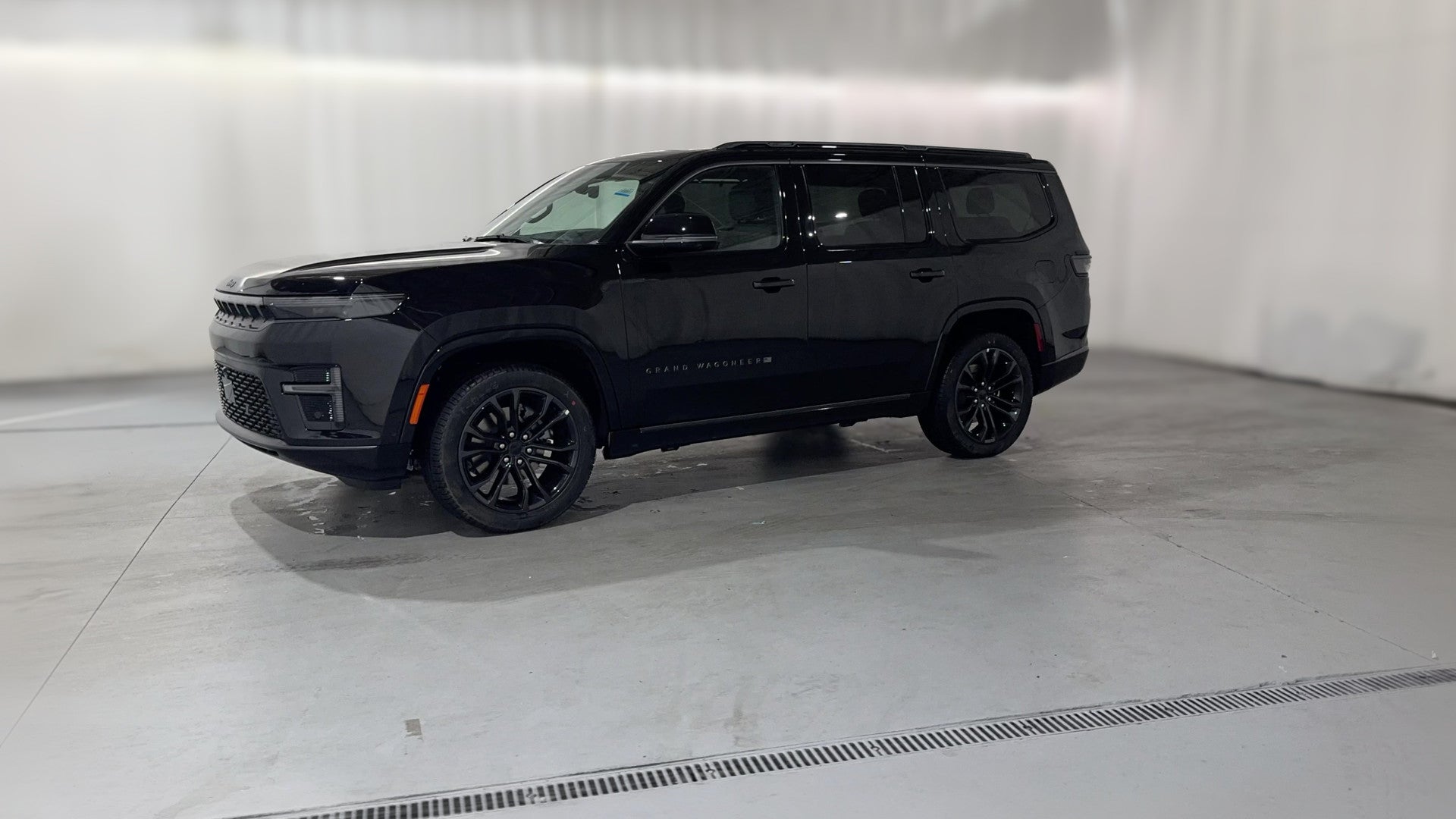 2026 Jeep Grand Wagoneer vehicle photo