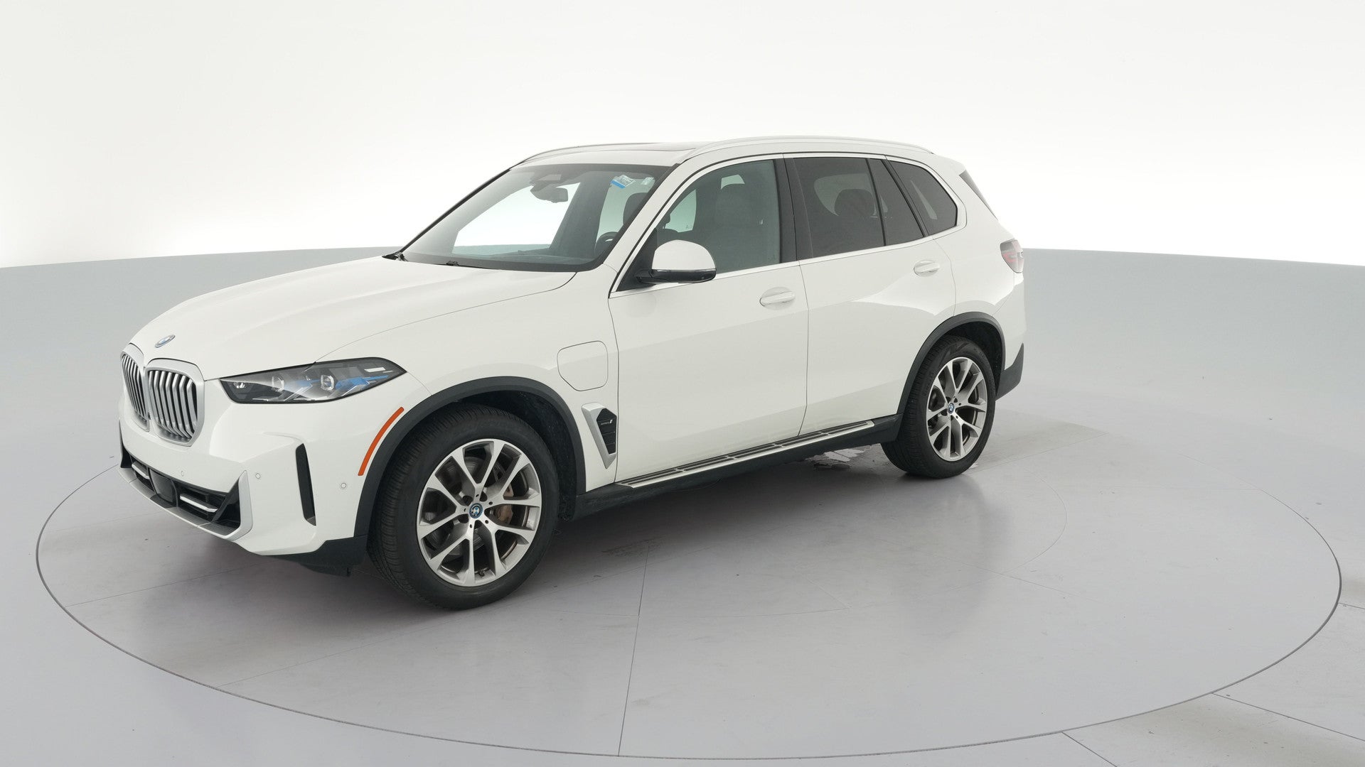 2024 BMW X5 vehicle photo
