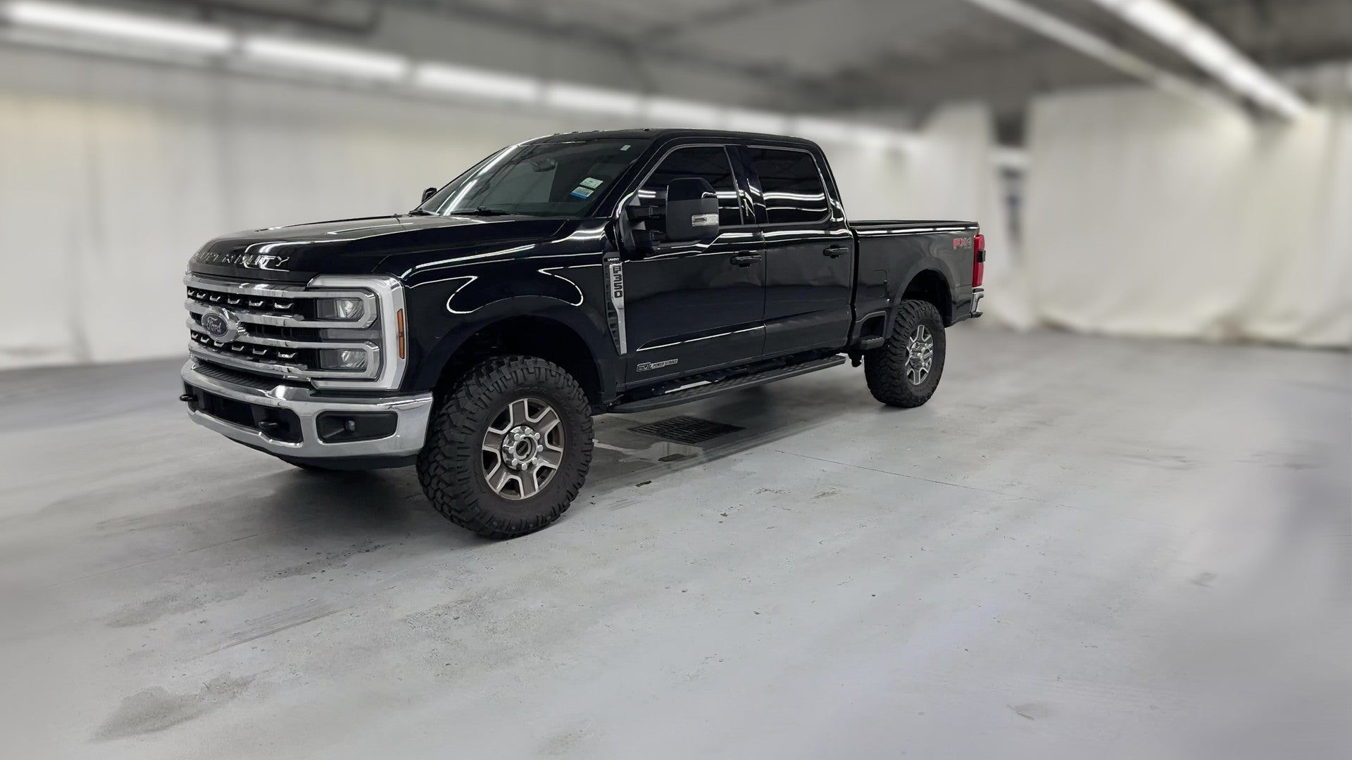 2024 Ford F350 Super Duty Crew Cab vehicle photo
