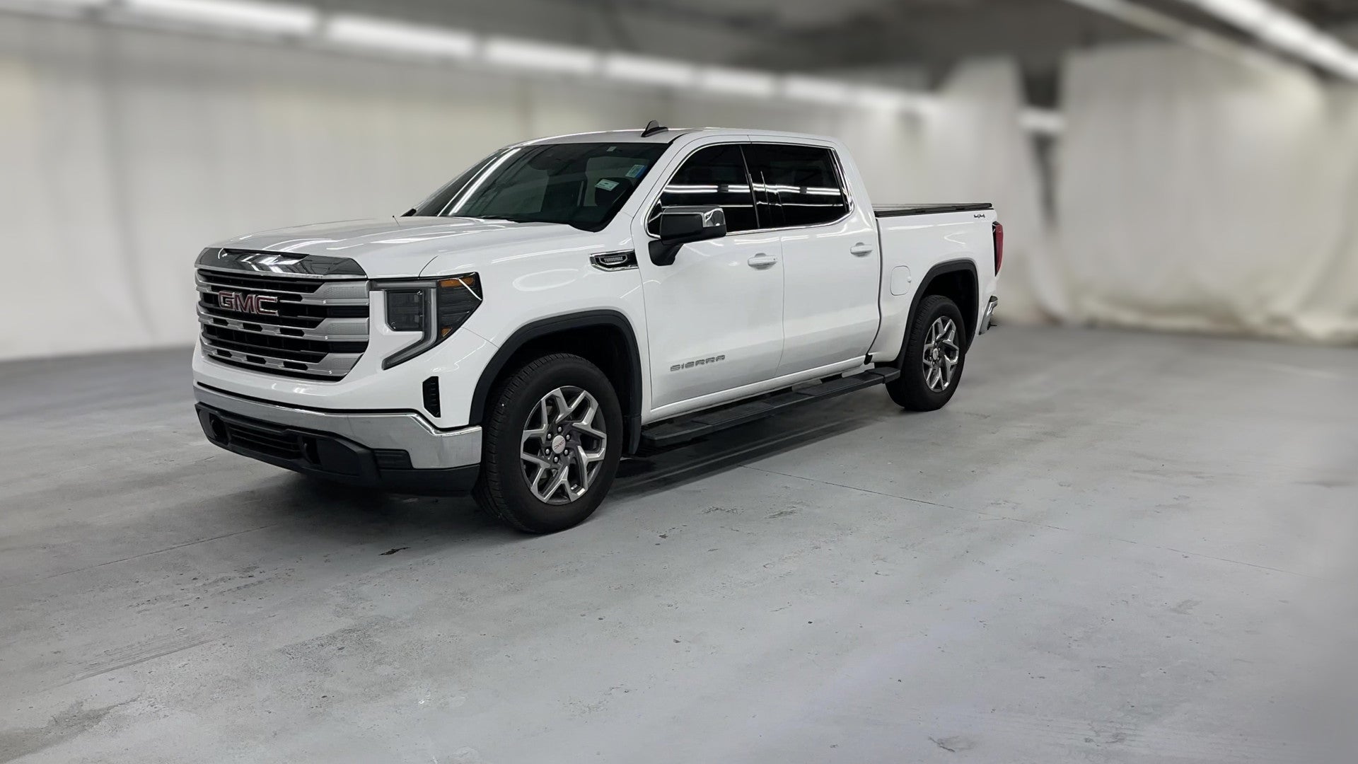 2025 GMC Sierra 1500 Crew Cab vehicle photo