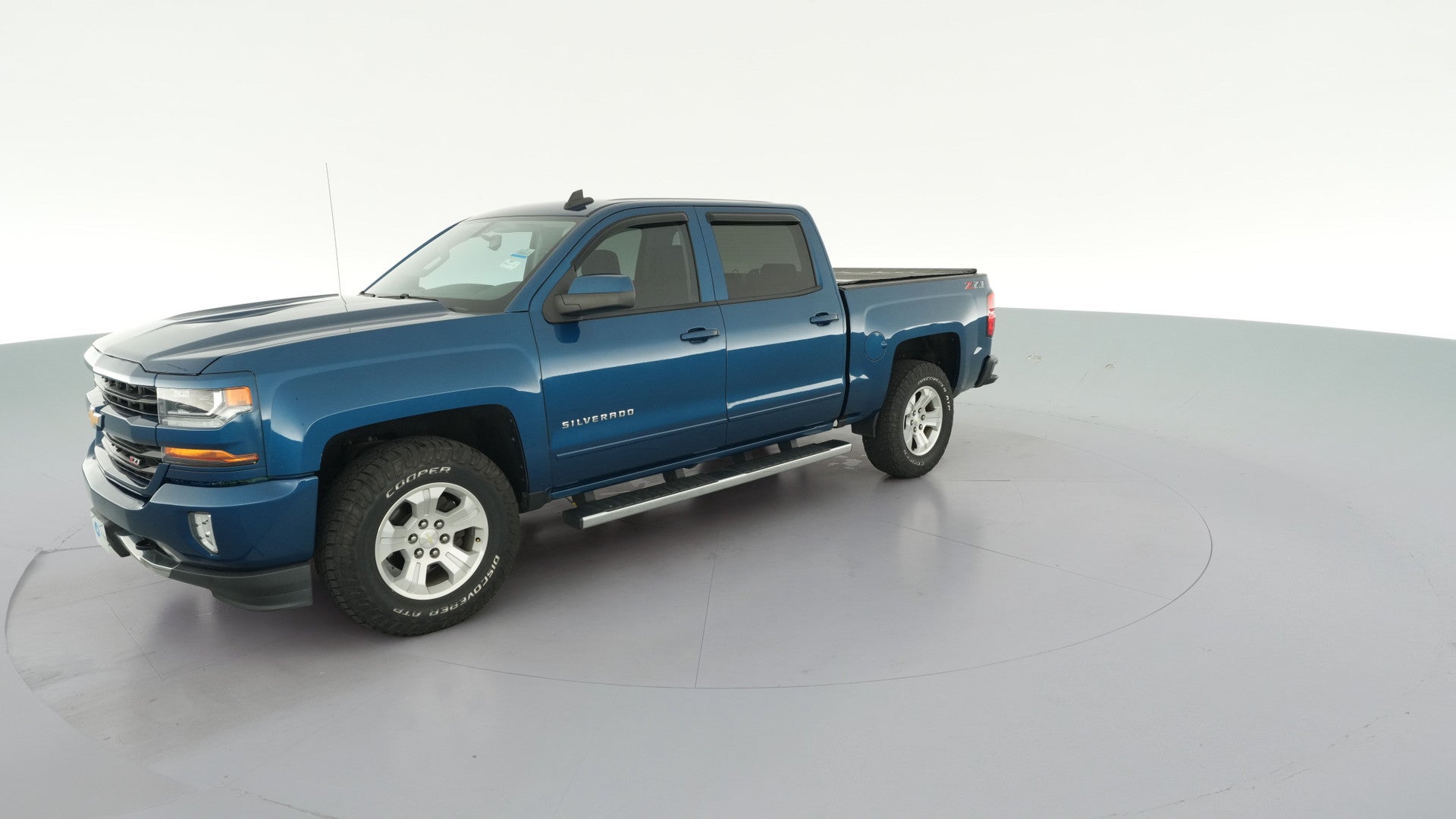 2018 Chevrolet Silverado 1500 Crew Cab vehicle photo