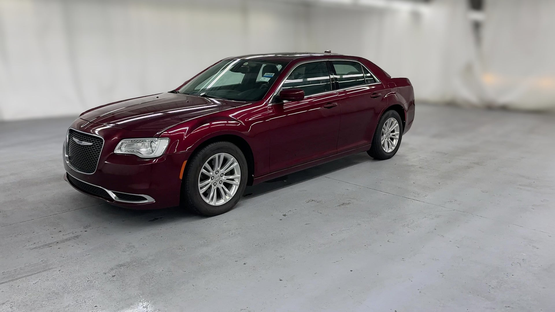 2019 Chrysler 300 vehicle photo