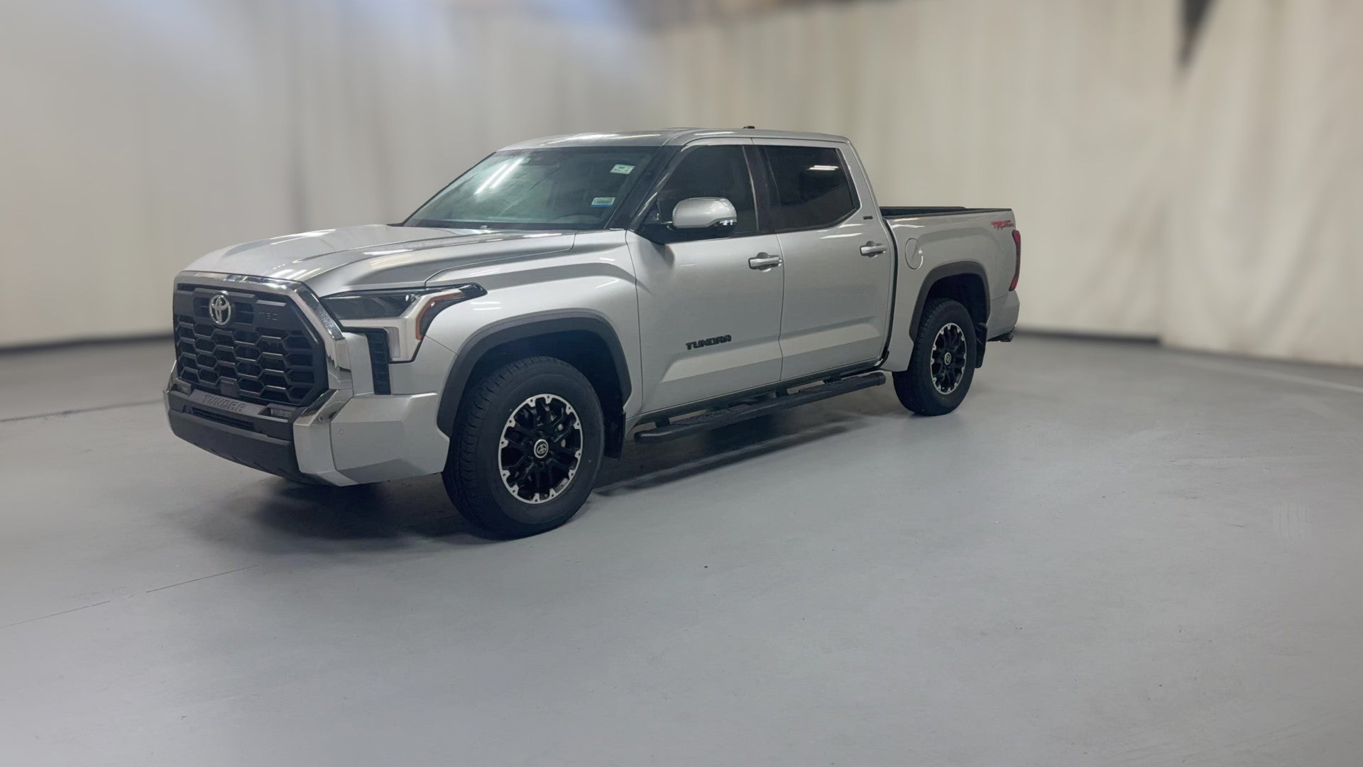 2022 Toyota Tundra CrewMax vehicle photo