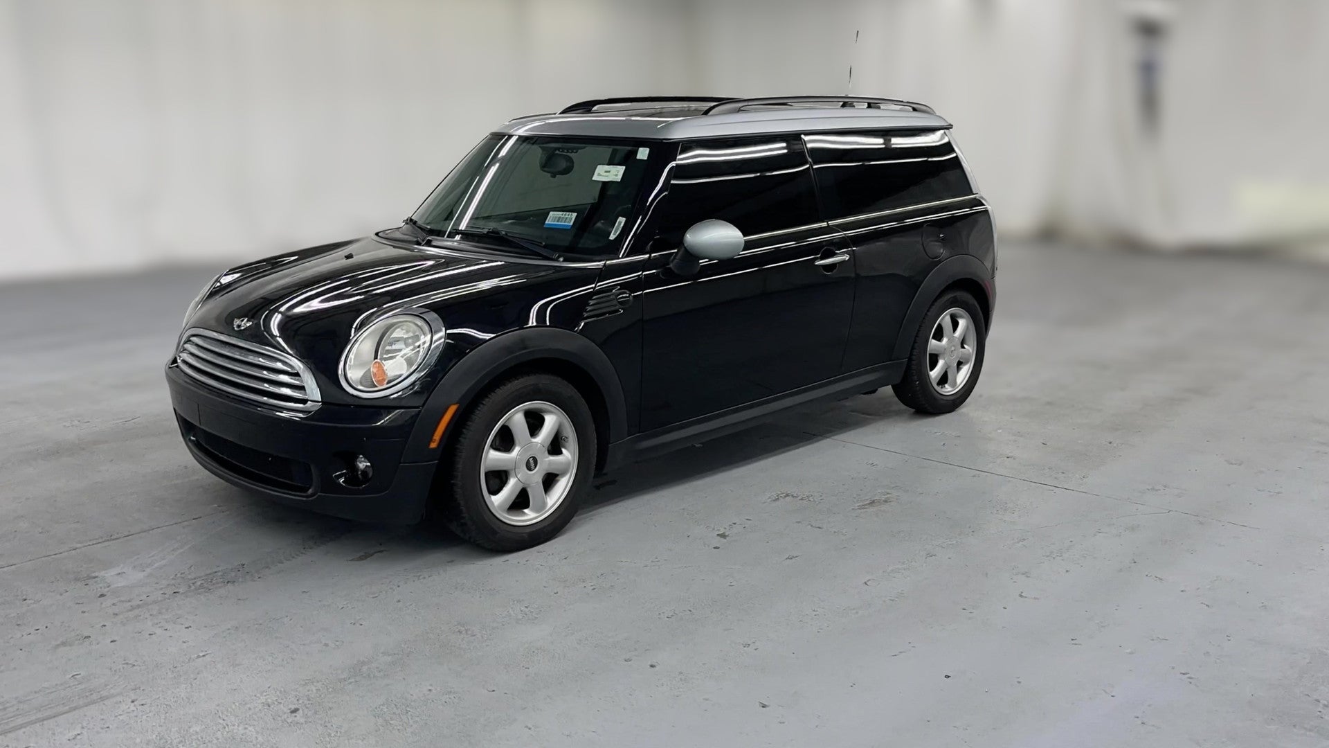 2010 MINI Clubman vehicle photo
