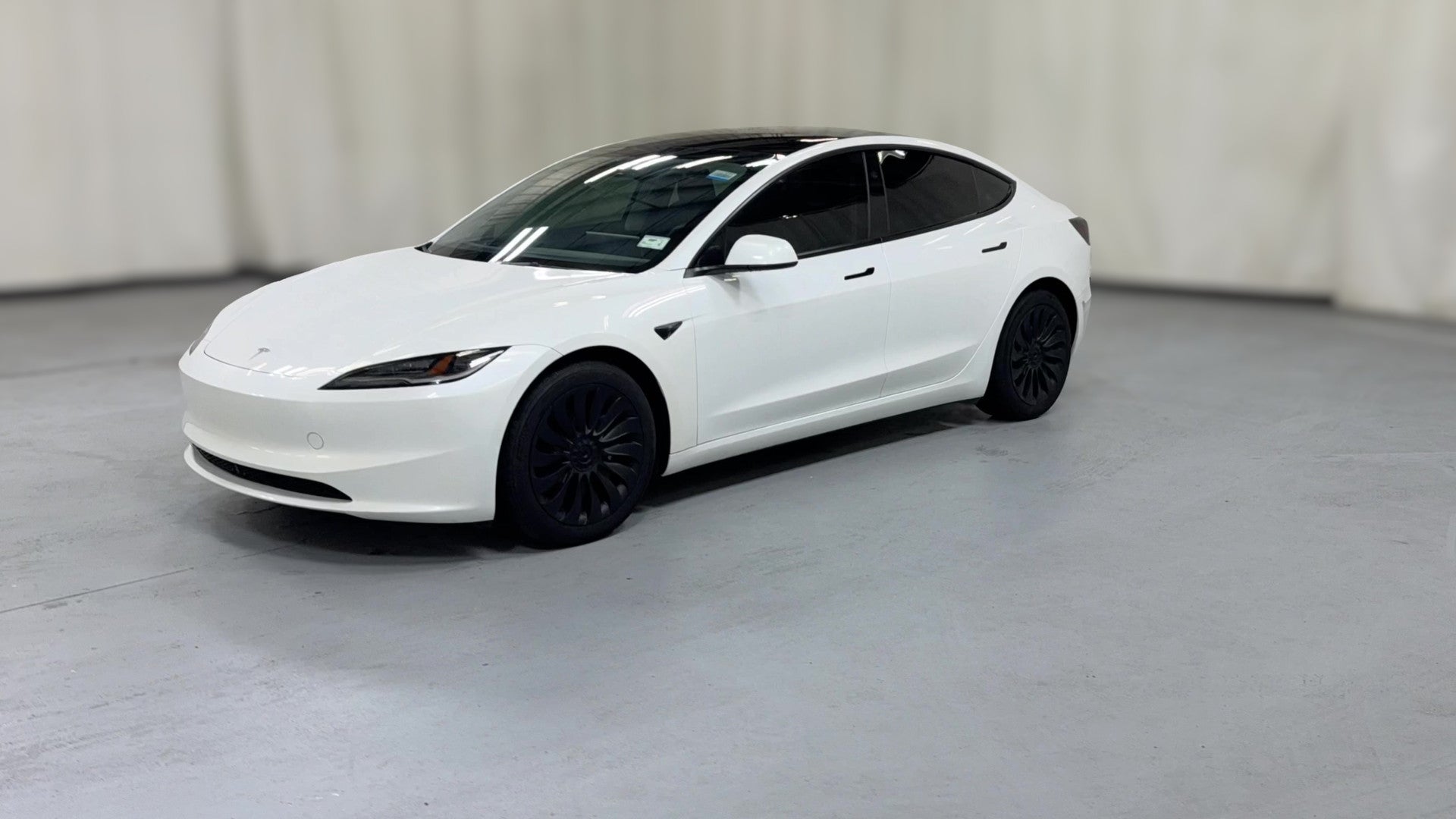 2024 Tesla Model 3 vehicle photo