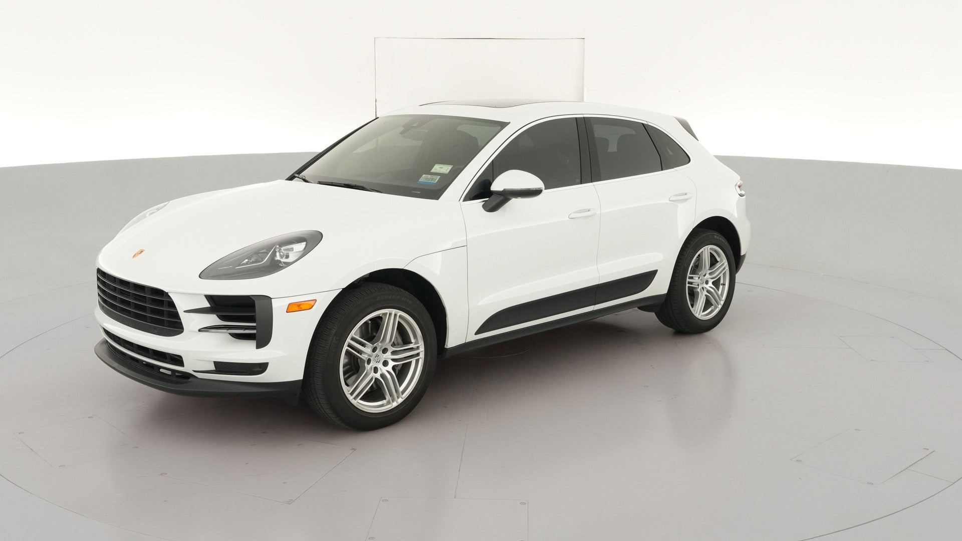 2020 Porsche Macan vehicle photo