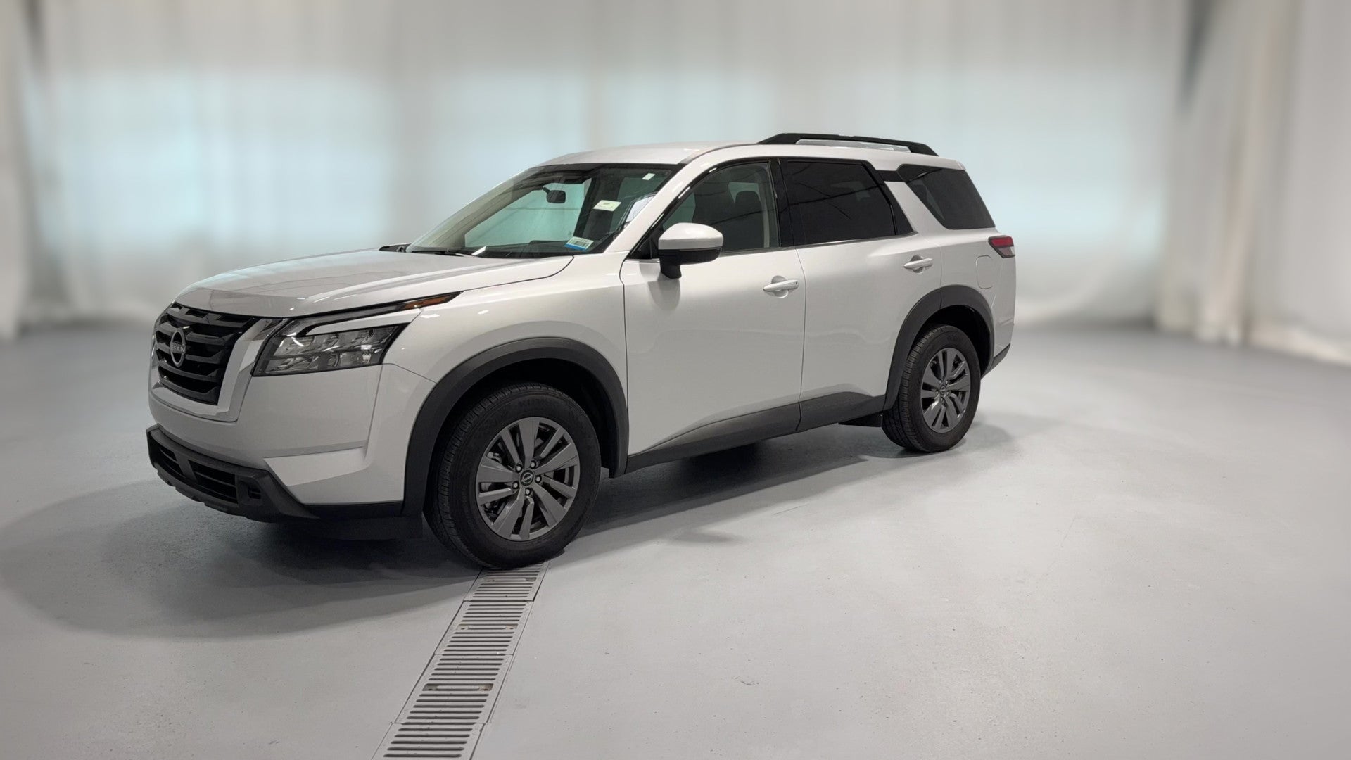 2025 Nissan Pathfinder vehicle photo