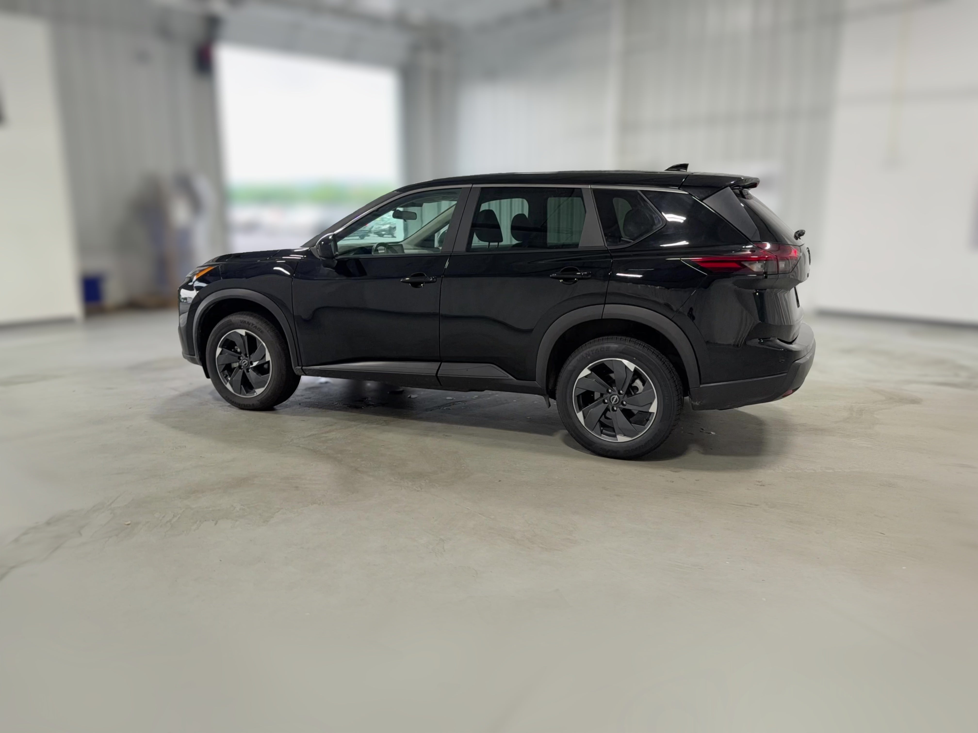 2025 Nissan Rogue SV - Photo 29