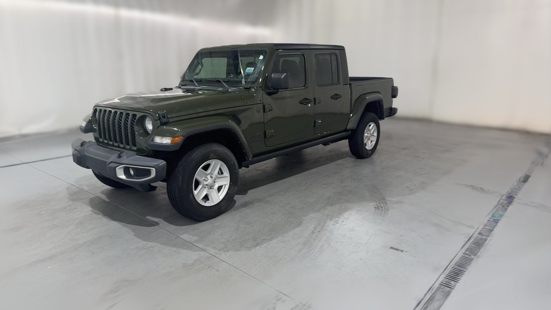 2022 Jeep Gladiator vehicle photo