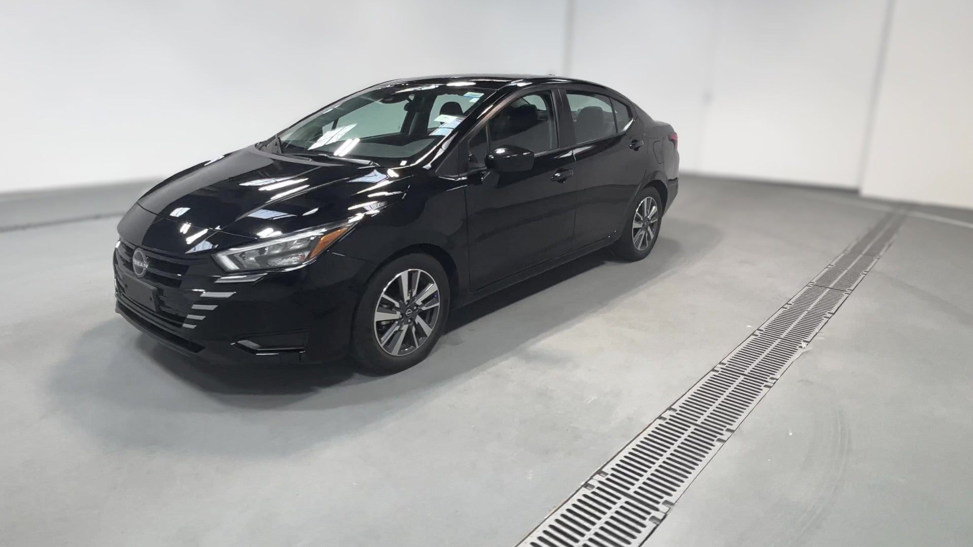 2025 Nissan Versa vehicle photo