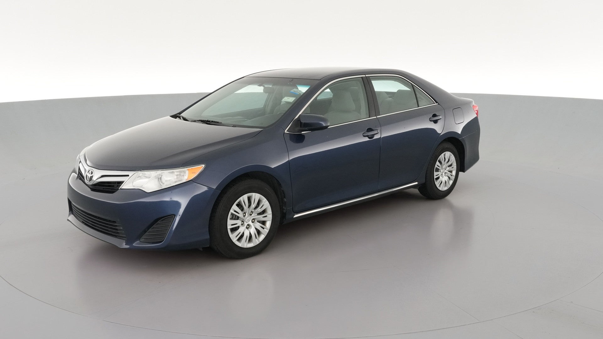 2014 Toyota Camry vehicle photo