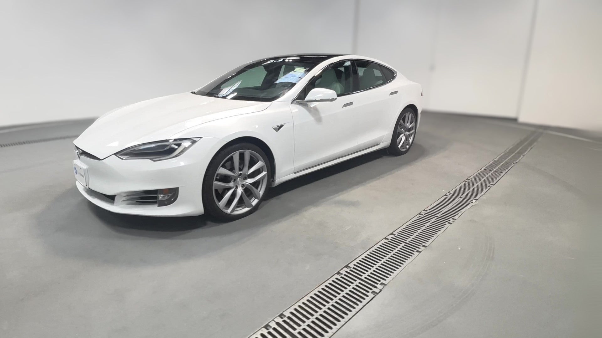 2018 Tesla Model S vehicle photo