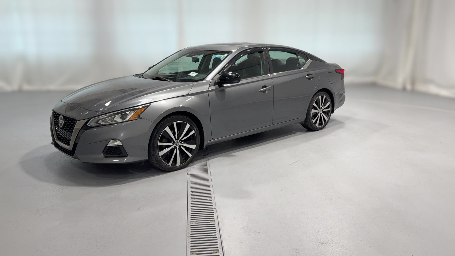 2020 Nissan Altima vehicle photo