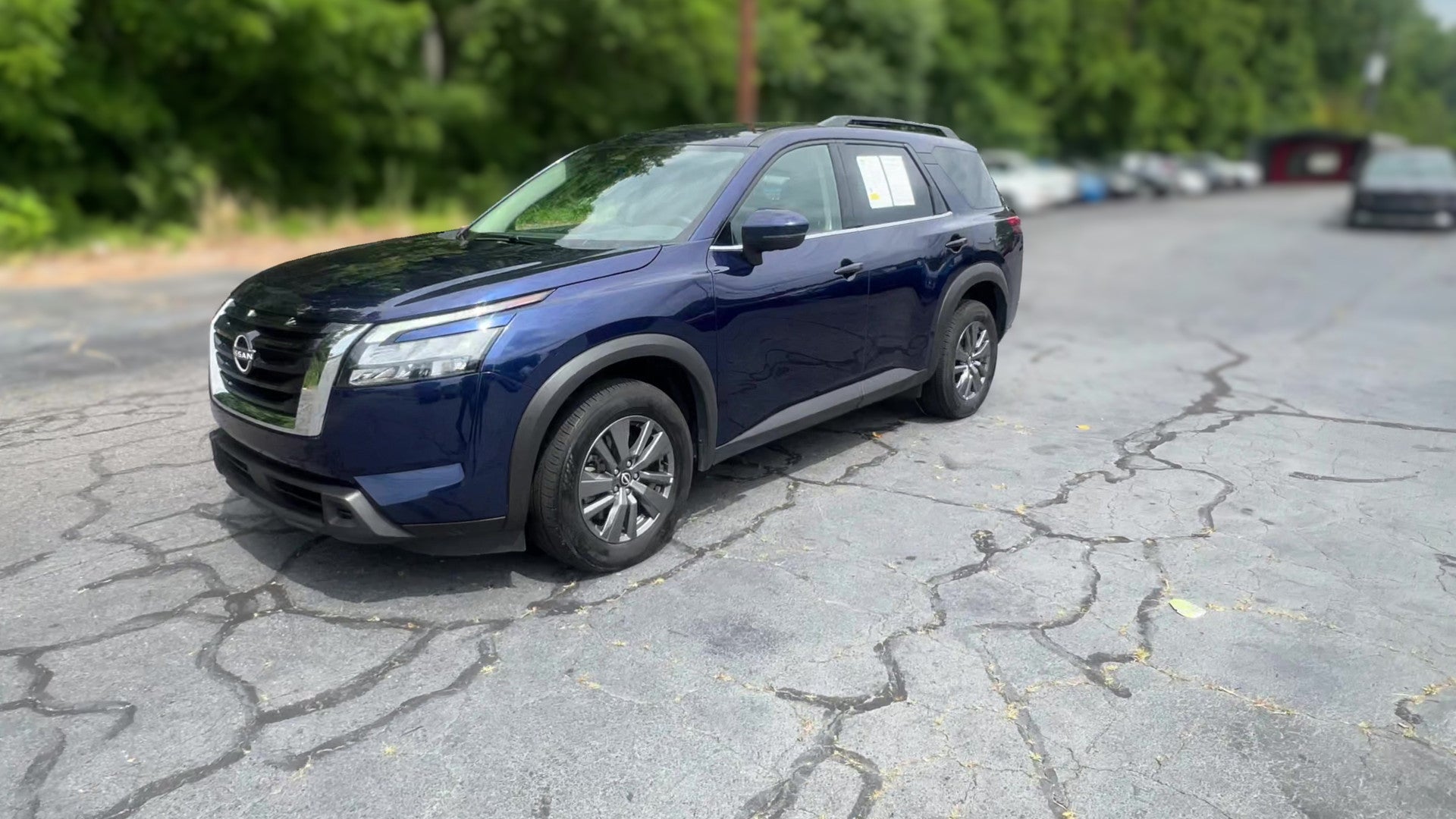 2025 Nissan Pathfinder vehicle photo