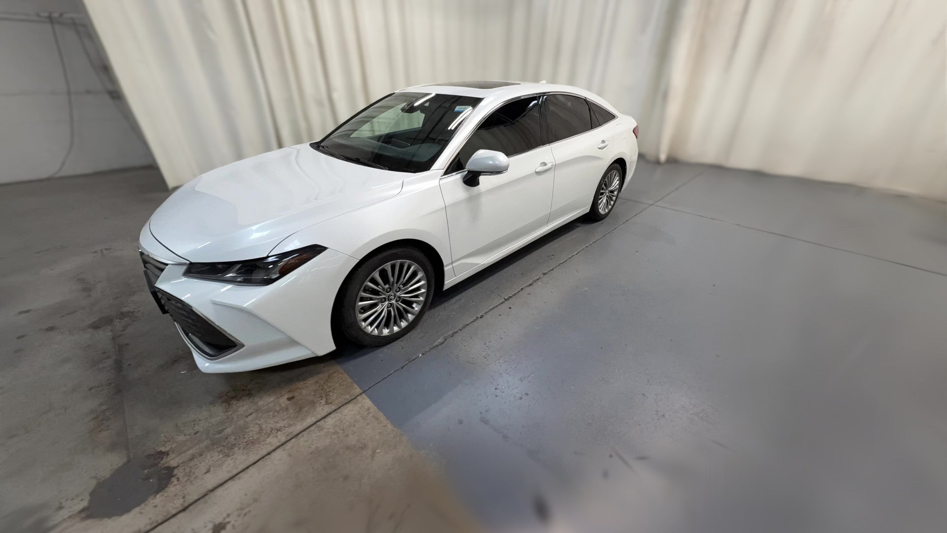 2019 Toyota Avalon vehicle photo