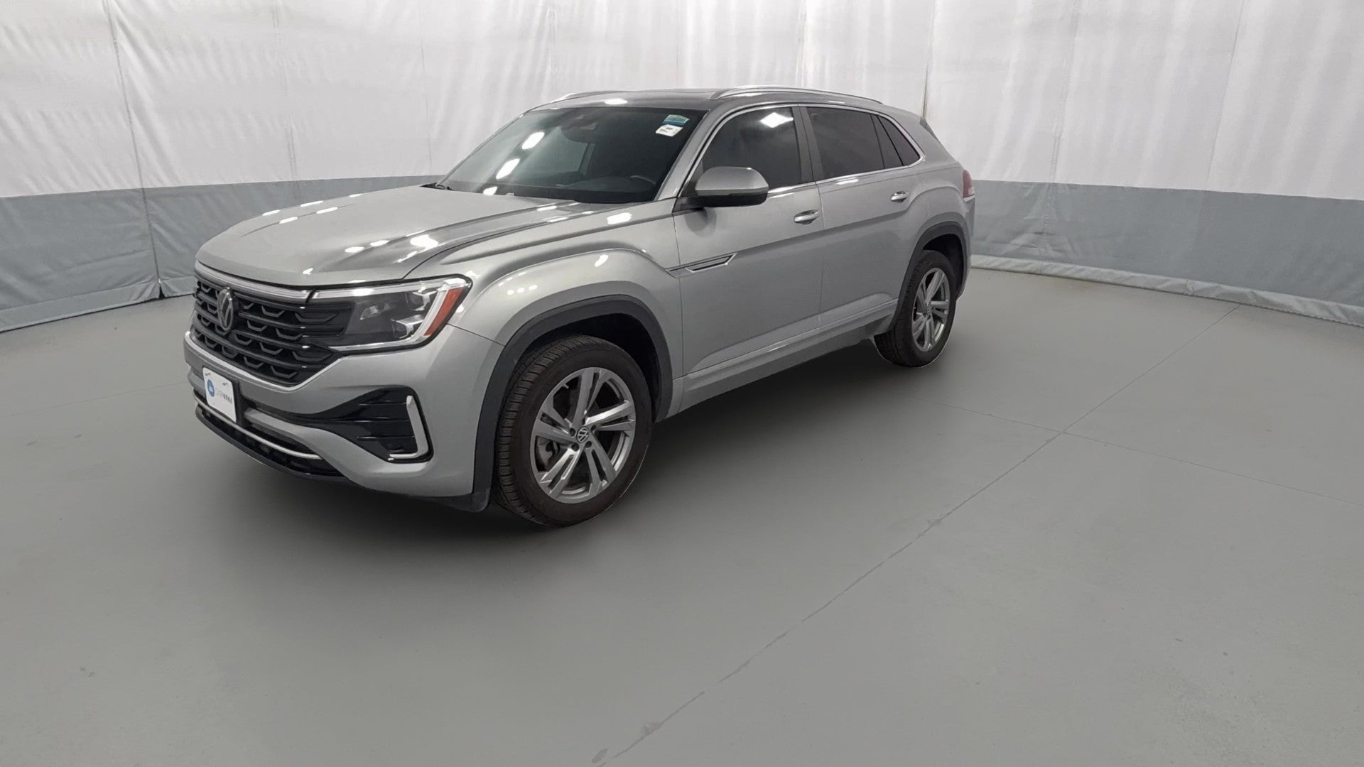 2024 Volkswagen Atlas Cross Sport vehicle photo