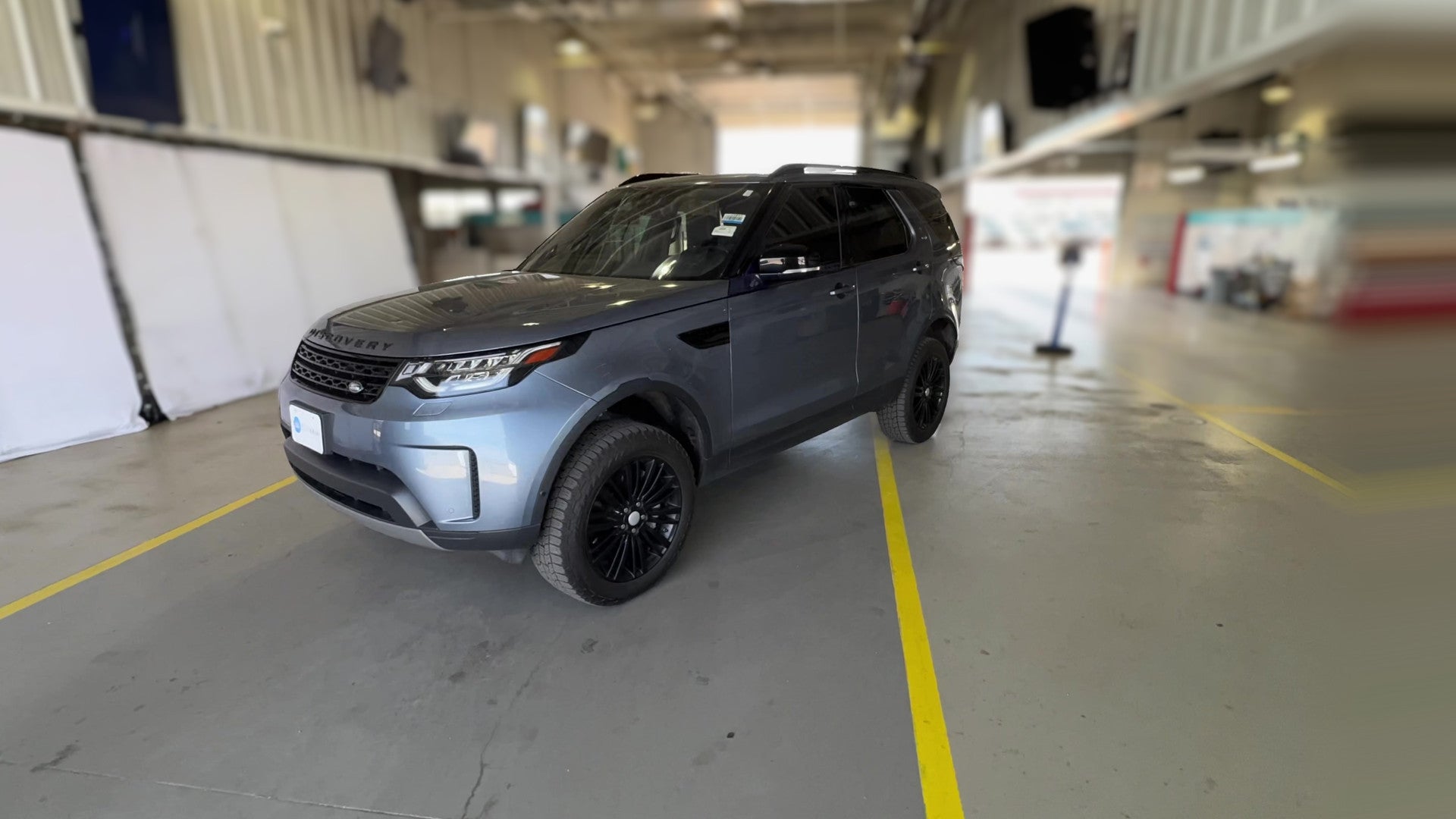 2019 Land Rover Discovery vehicle photo