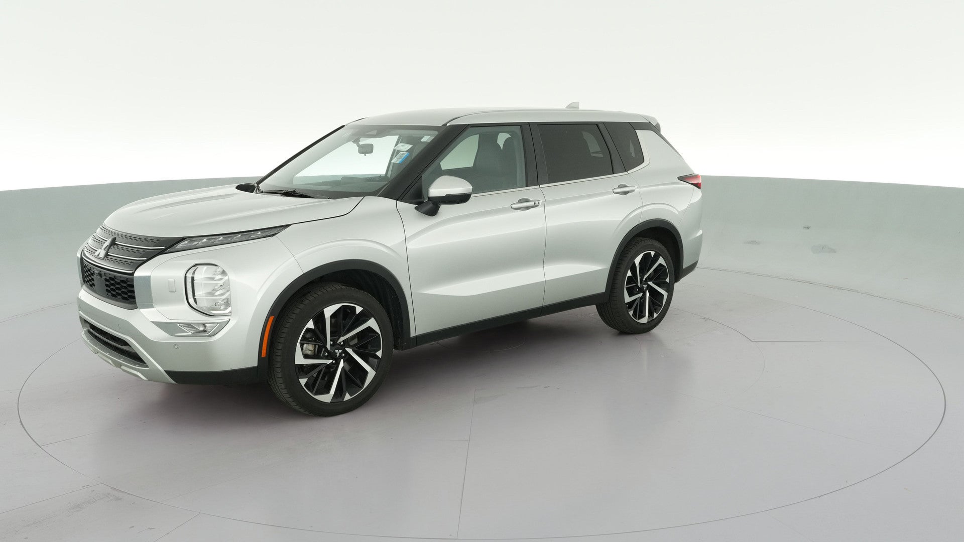 2024 Mitsubishi Outlander vehicle photo
