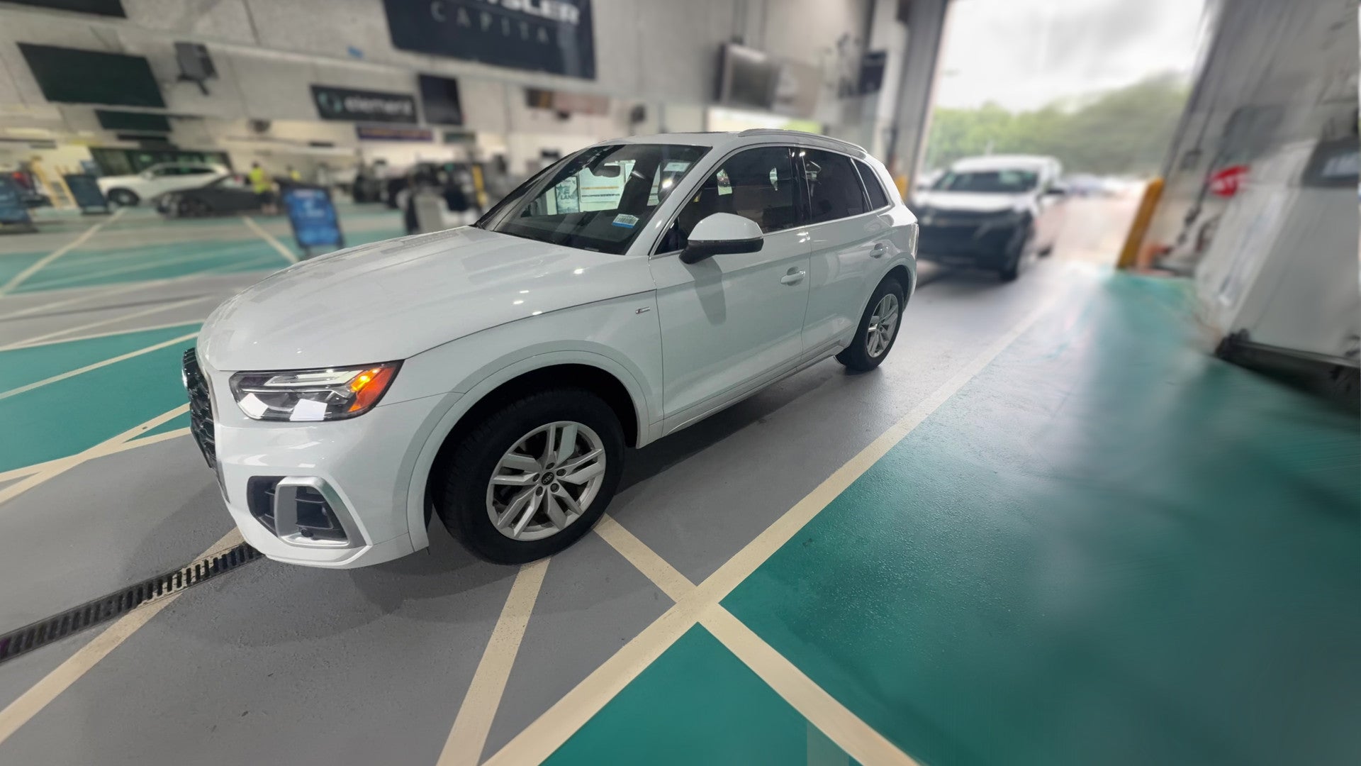 2023 Audi Q5 vehicle photo