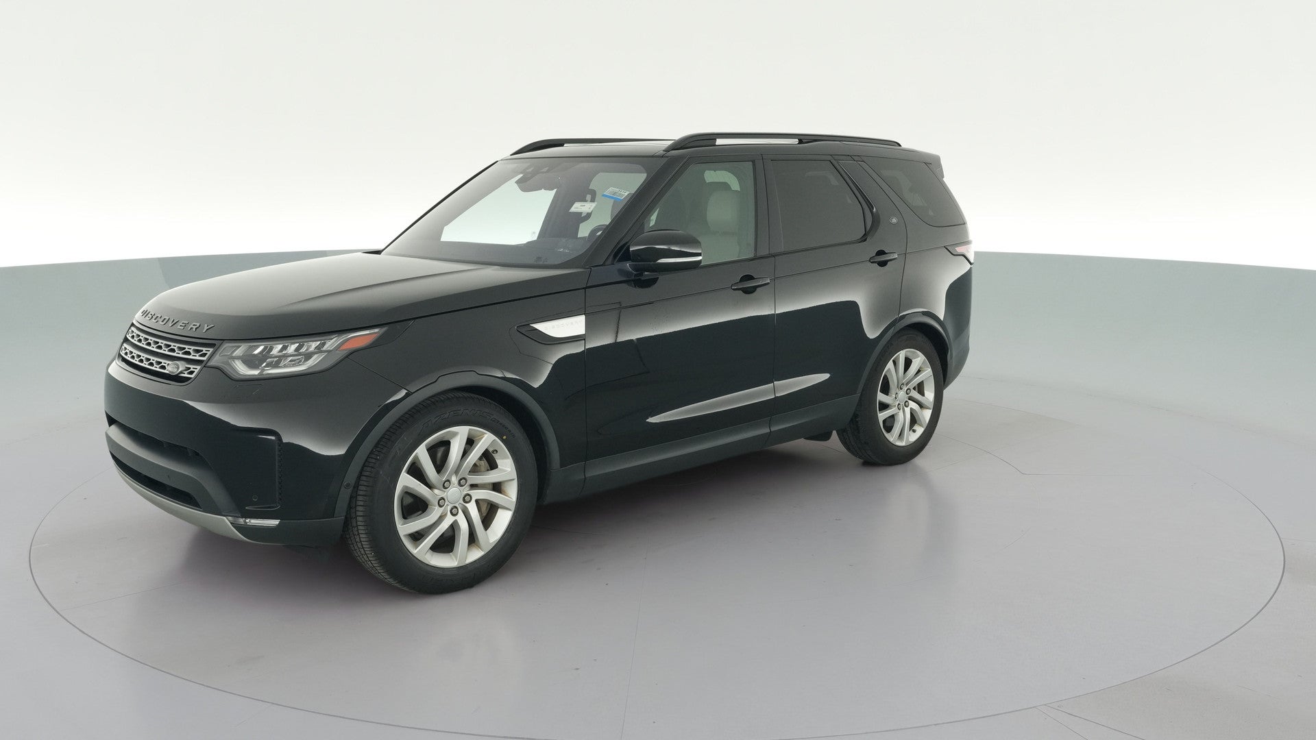 2020 Land Rover Discovery vehicle photo