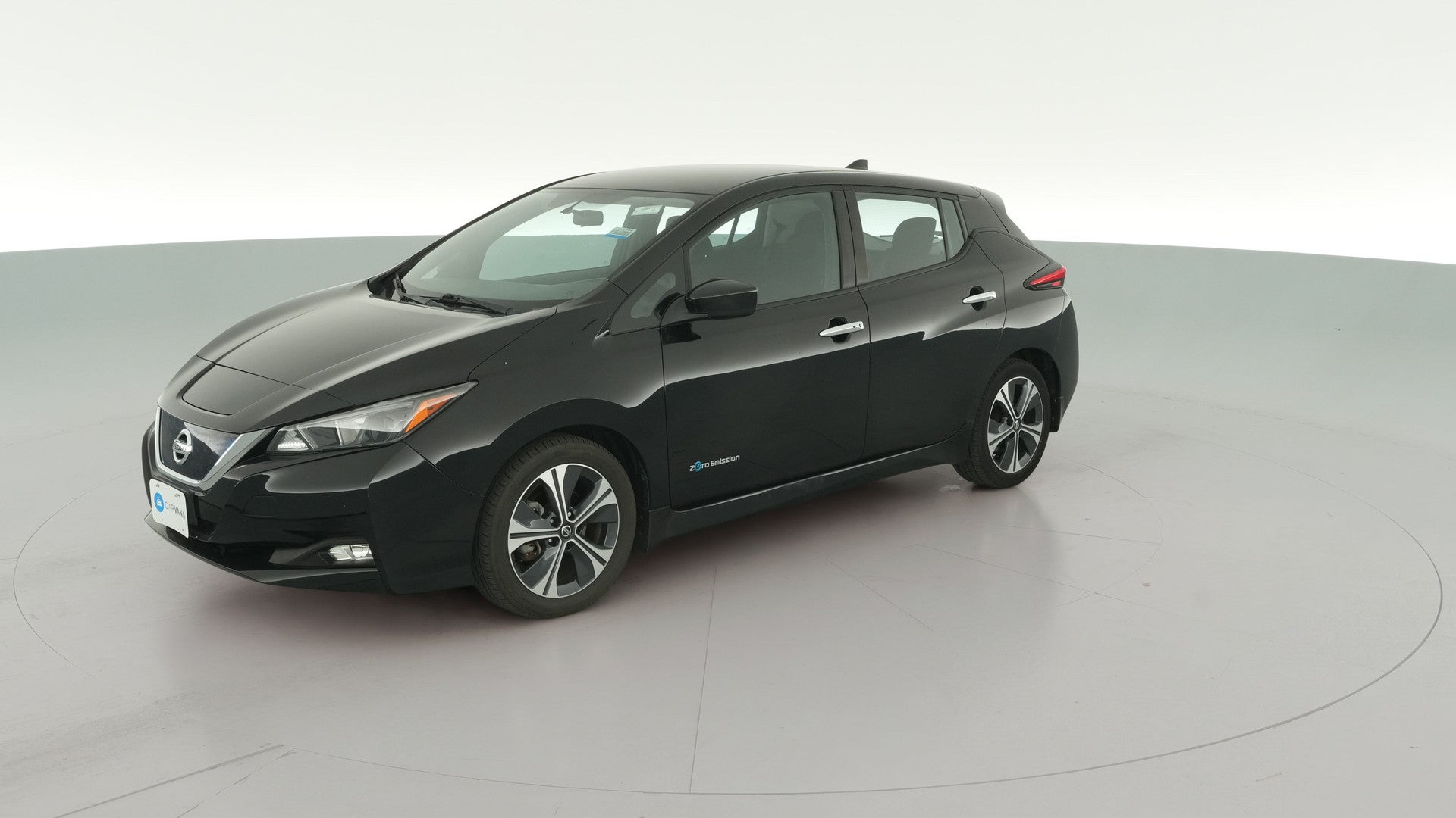 2018 Nissan LEAF vehicle photo