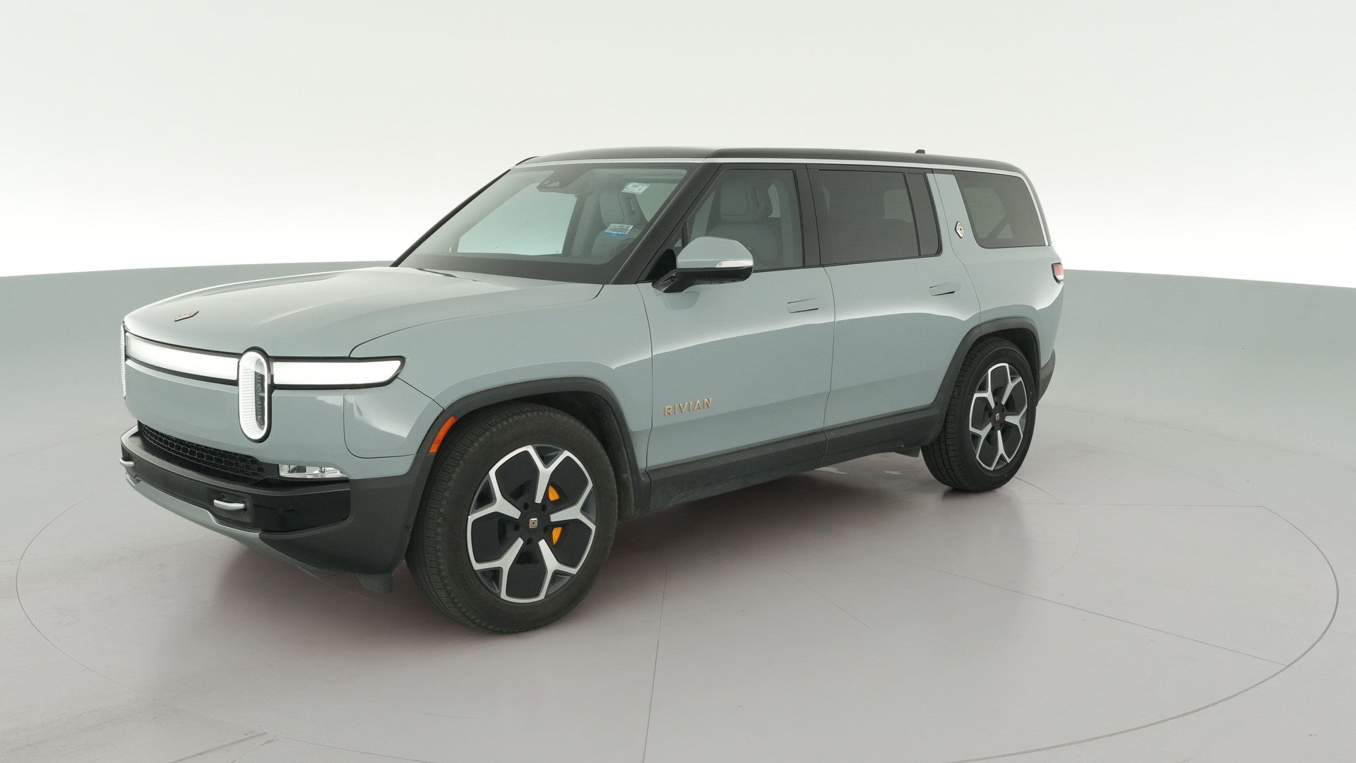 2024 Rivian R1S vehicle photo