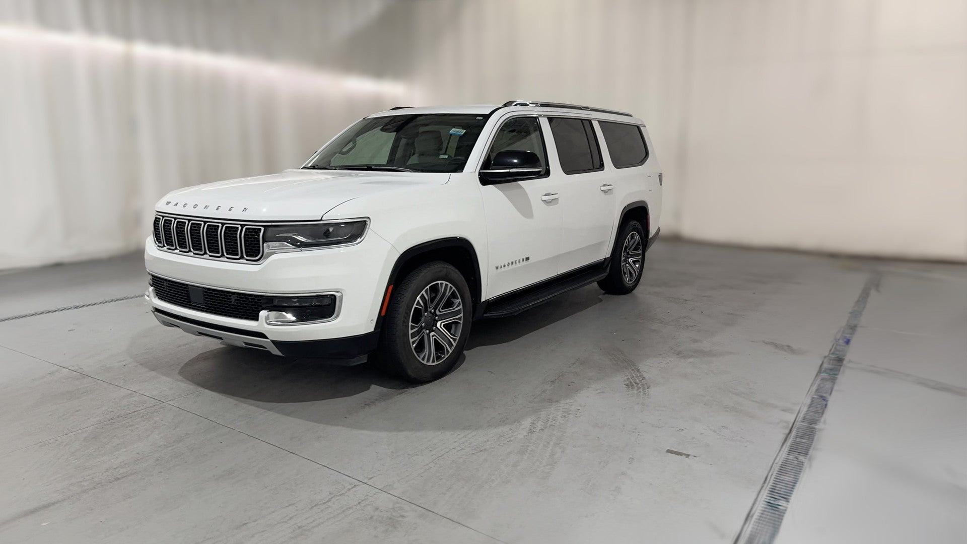 2024 Jeep Wagoneer L vehicle photo
