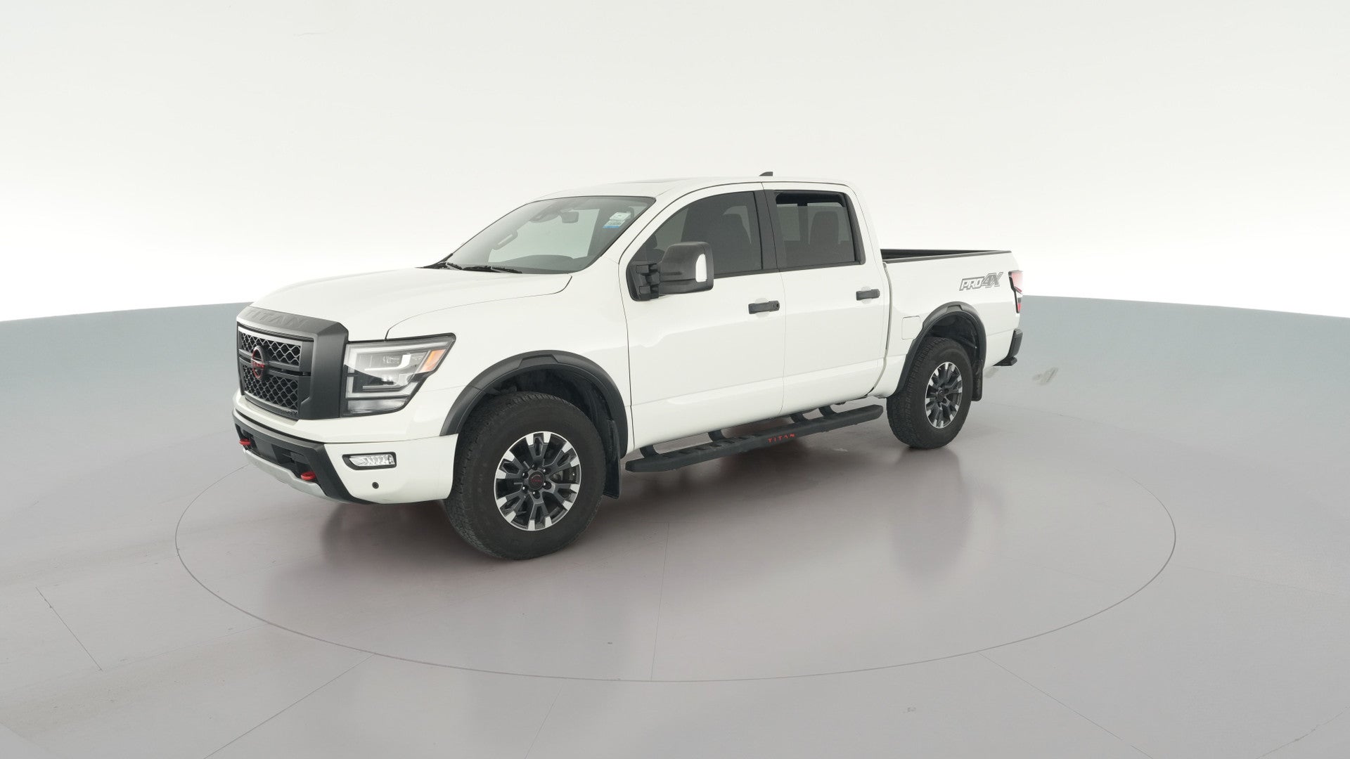 2024 Nissan Titan Crew Cab vehicle photo