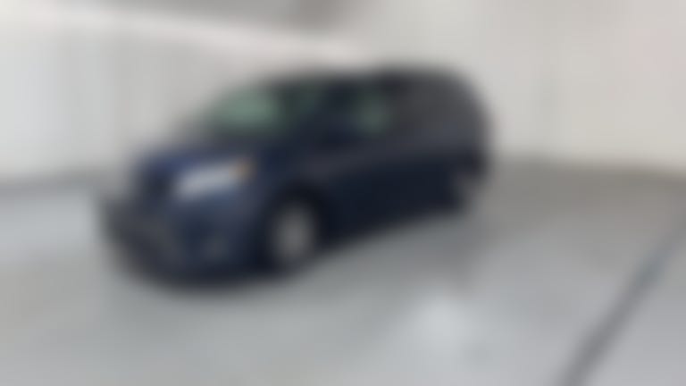 2018 Toyota Sienna vehicle photo