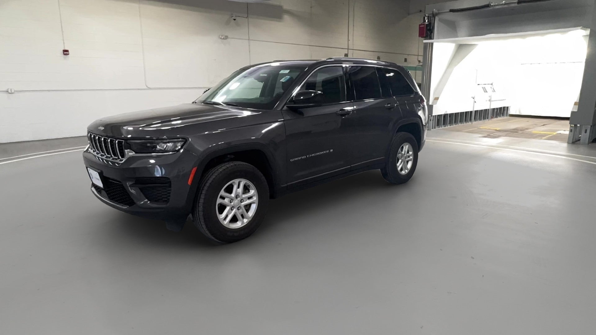 2023 Jeep Grand Cherokee vehicle photo