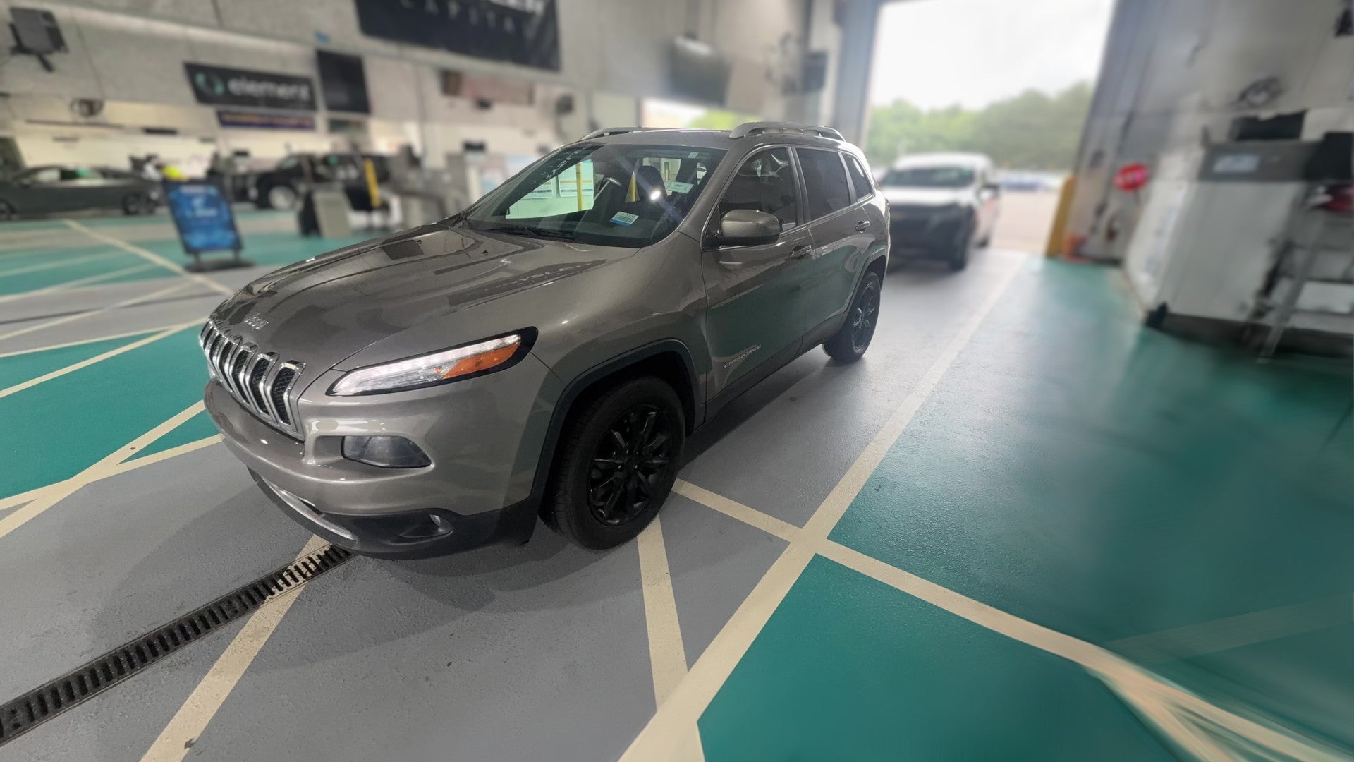 2017 Jeep Cherokee vehicle photo