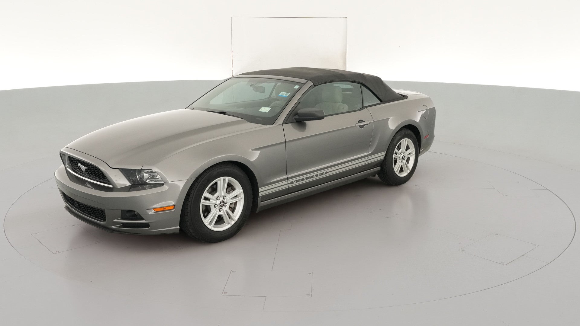 2014 Ford Mustang vehicle photo