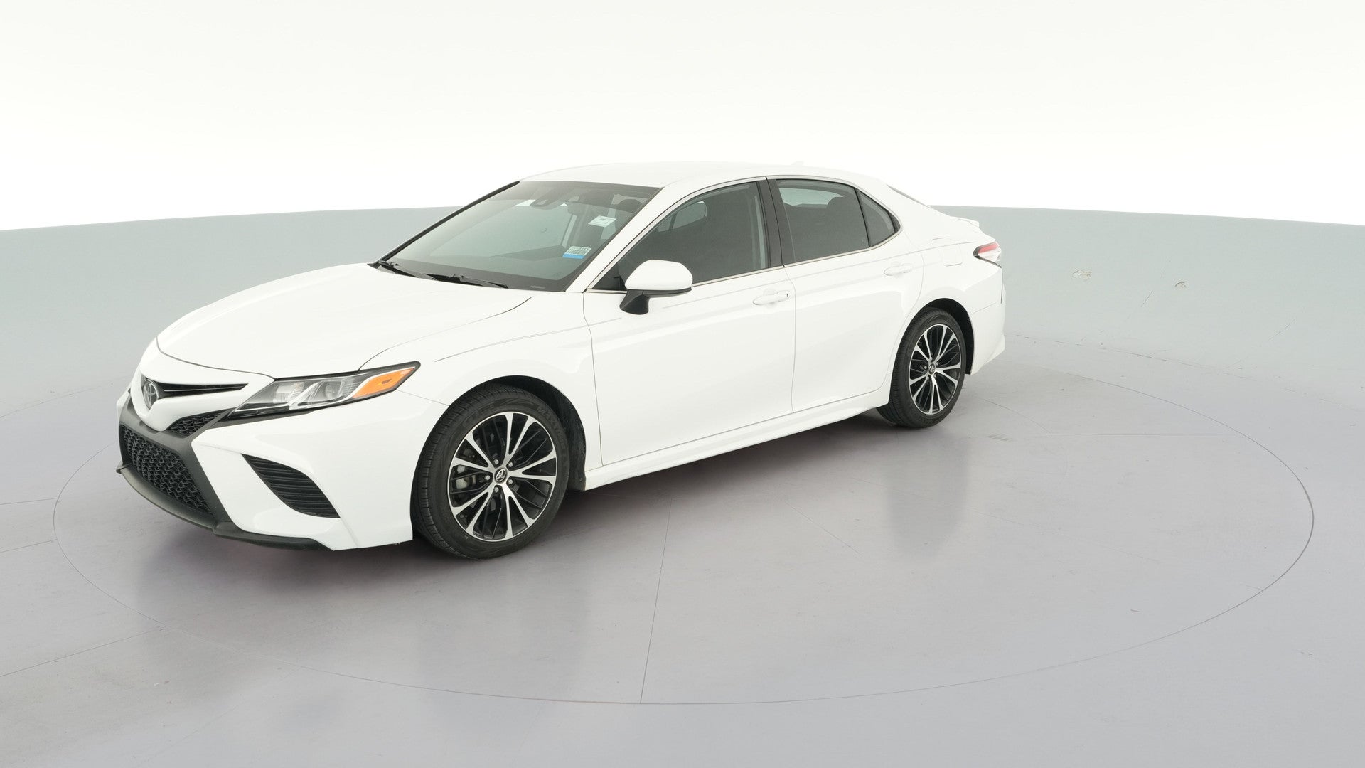 2019 Toyota Camry vehicle photo