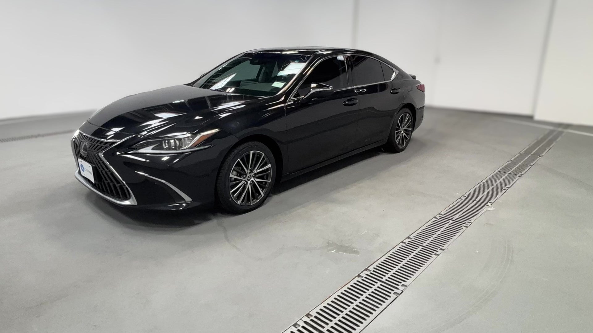 2023 Lexus ES vehicle photo