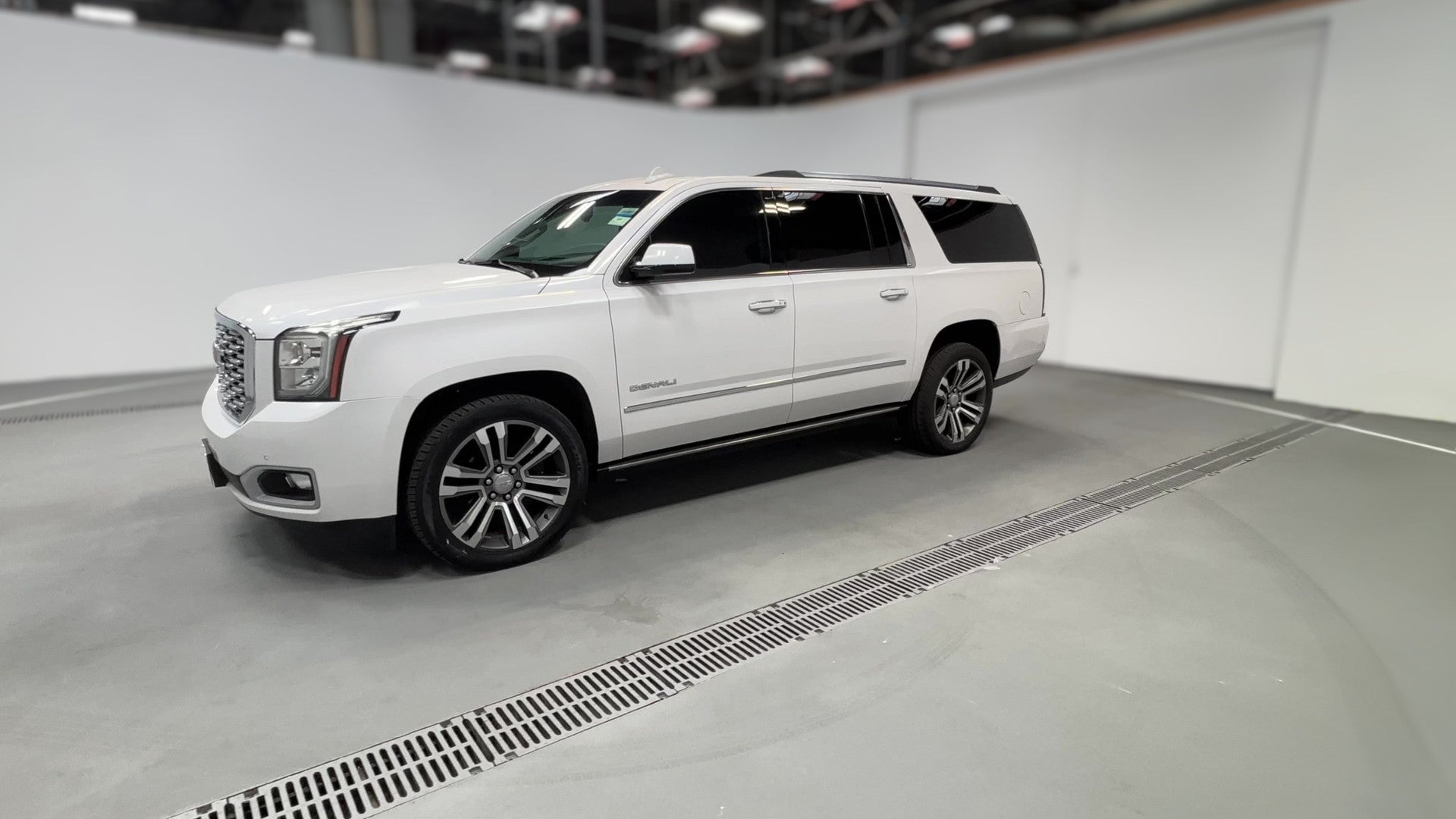 2020 GMC Yukon XL vehicle photo