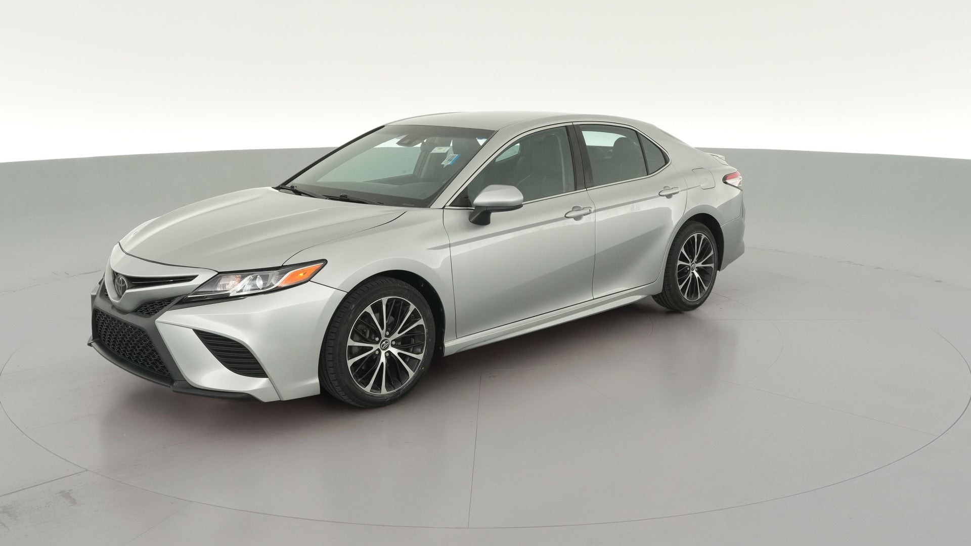 2018 Toyota Camry vehicle photo