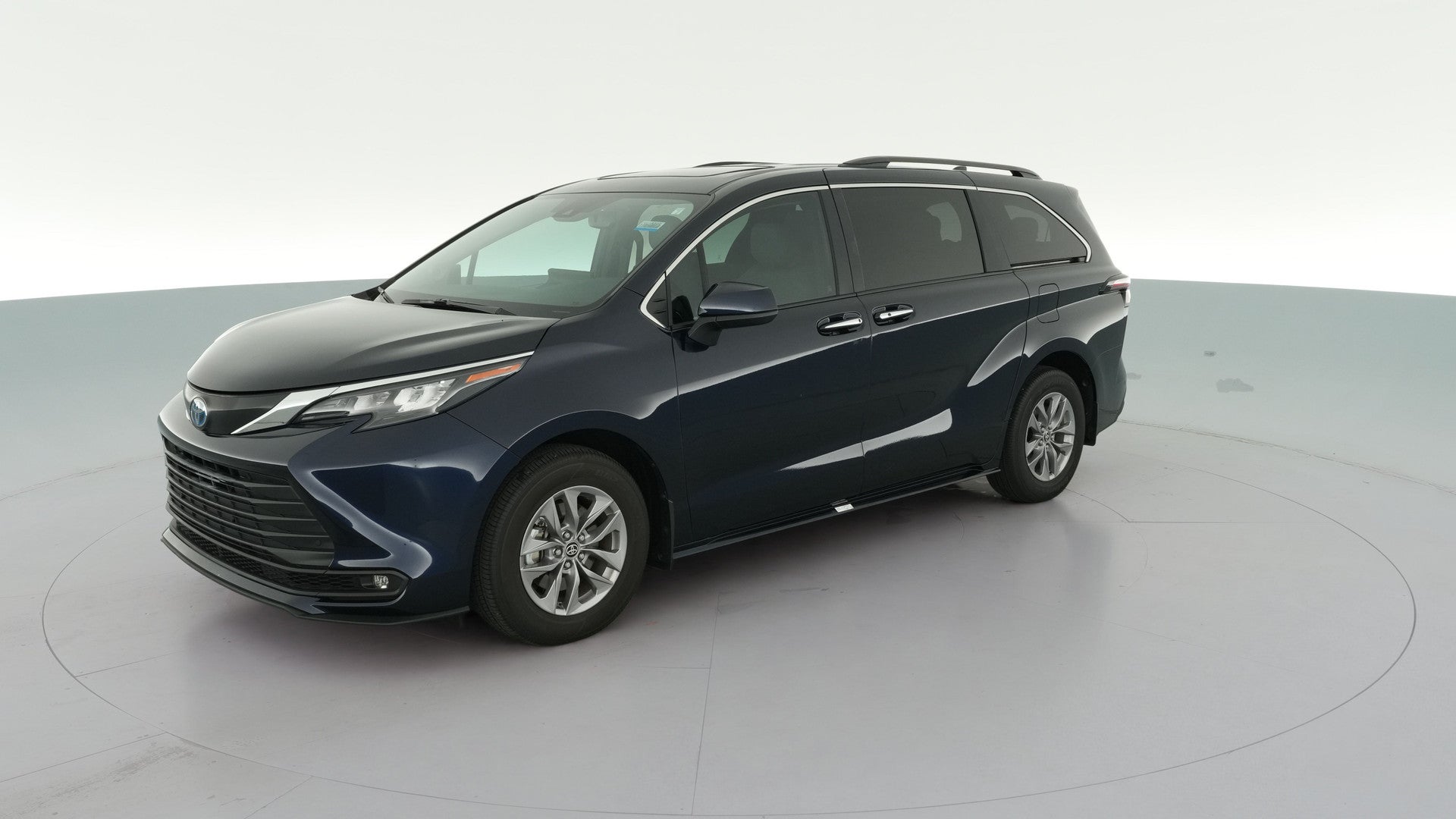 2025 Toyota Sienna vehicle photo