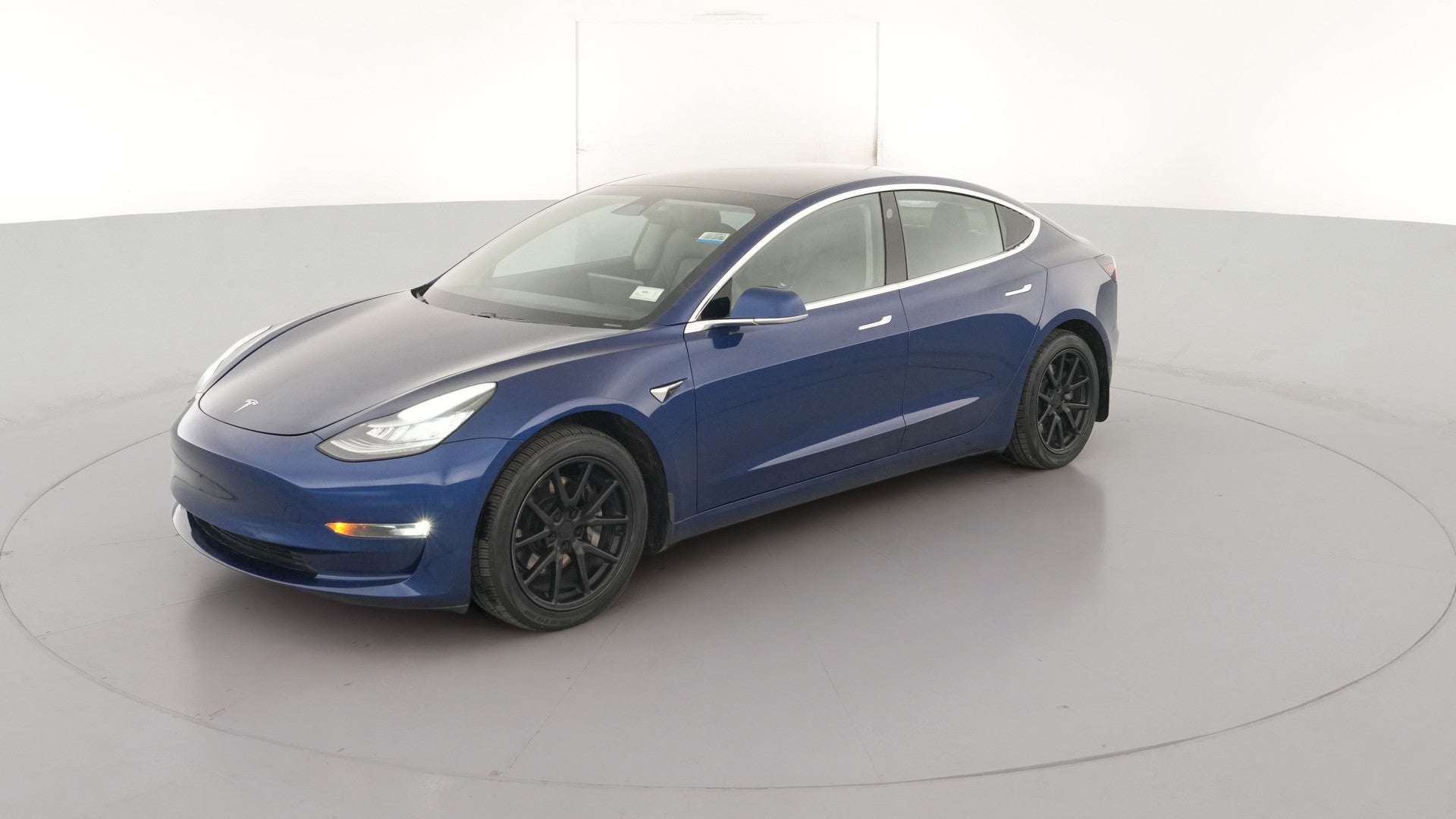 2019 Tesla Model 3 vehicle photo