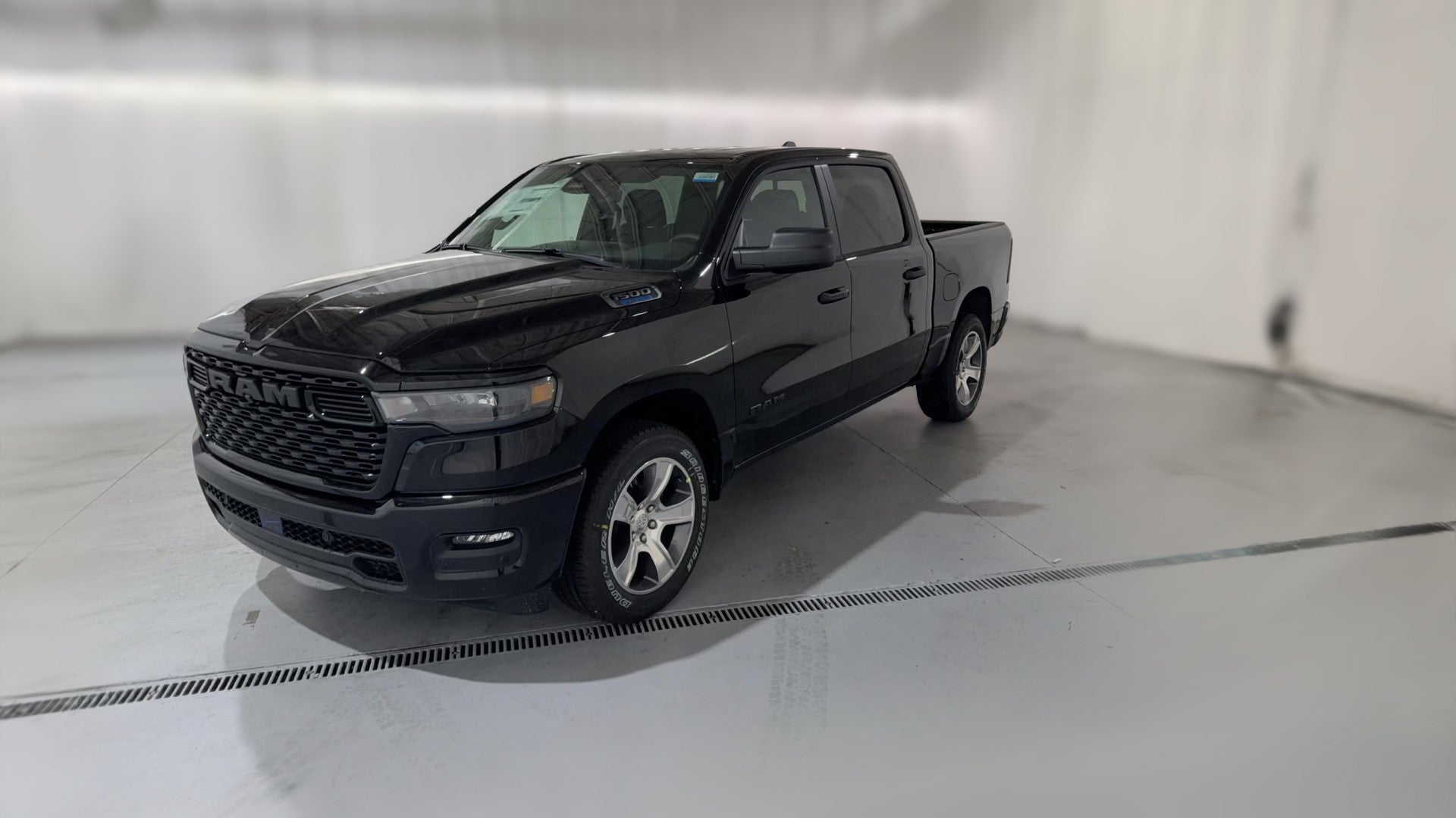 2026 Ram 1500 Crew Cab vehicle photo