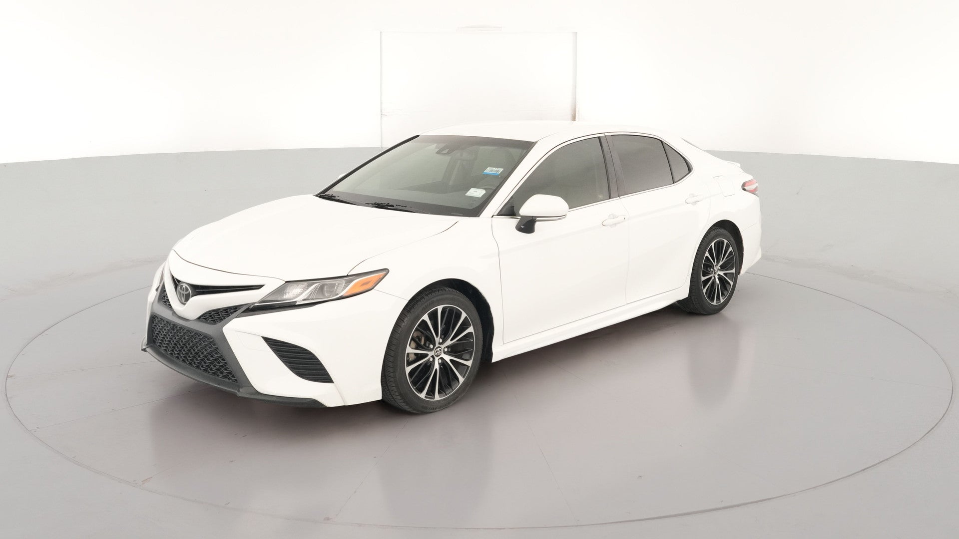 2018 Toyota Camry vehicle photo