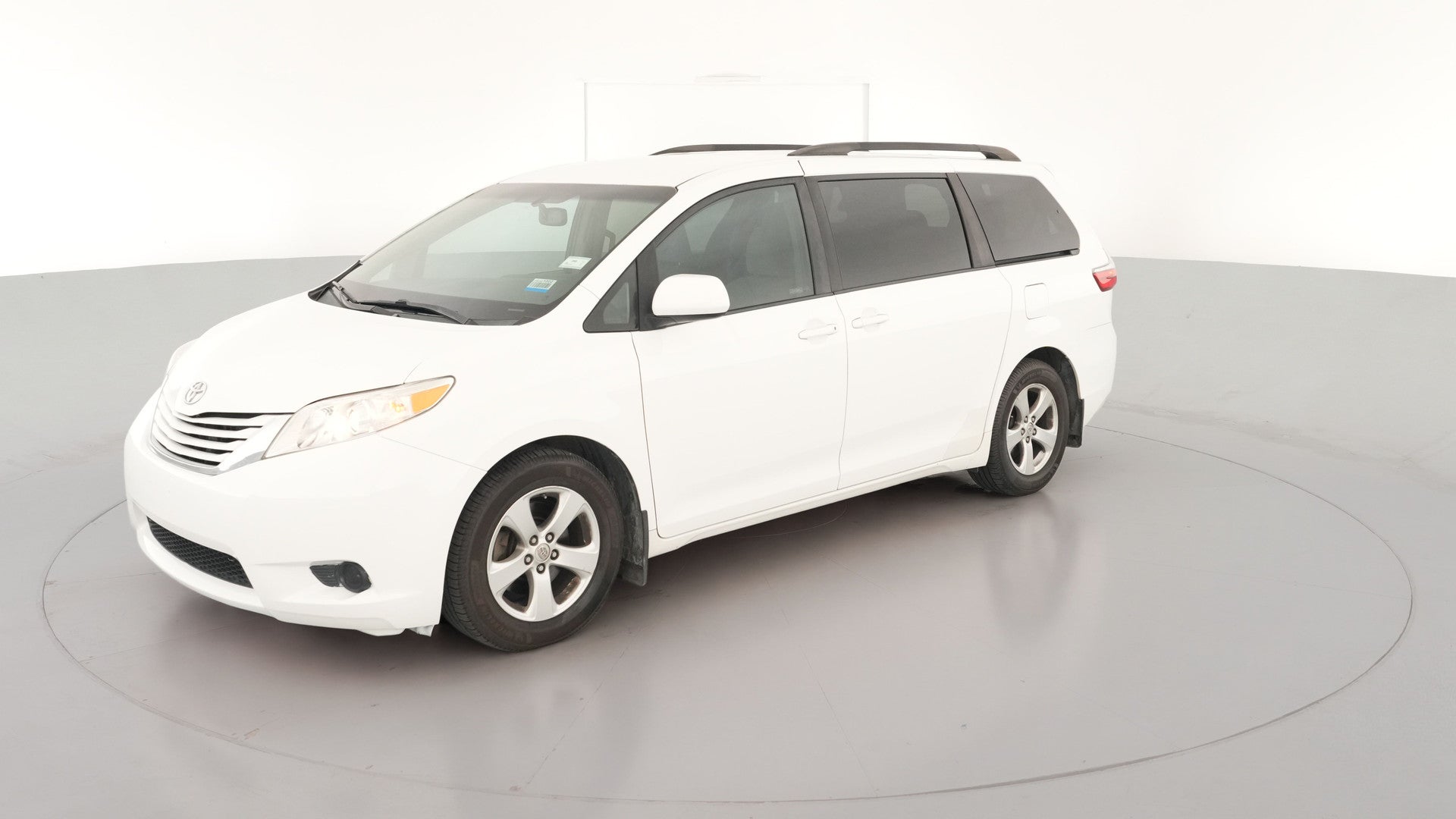2015 Toyota Sienna vehicle photo