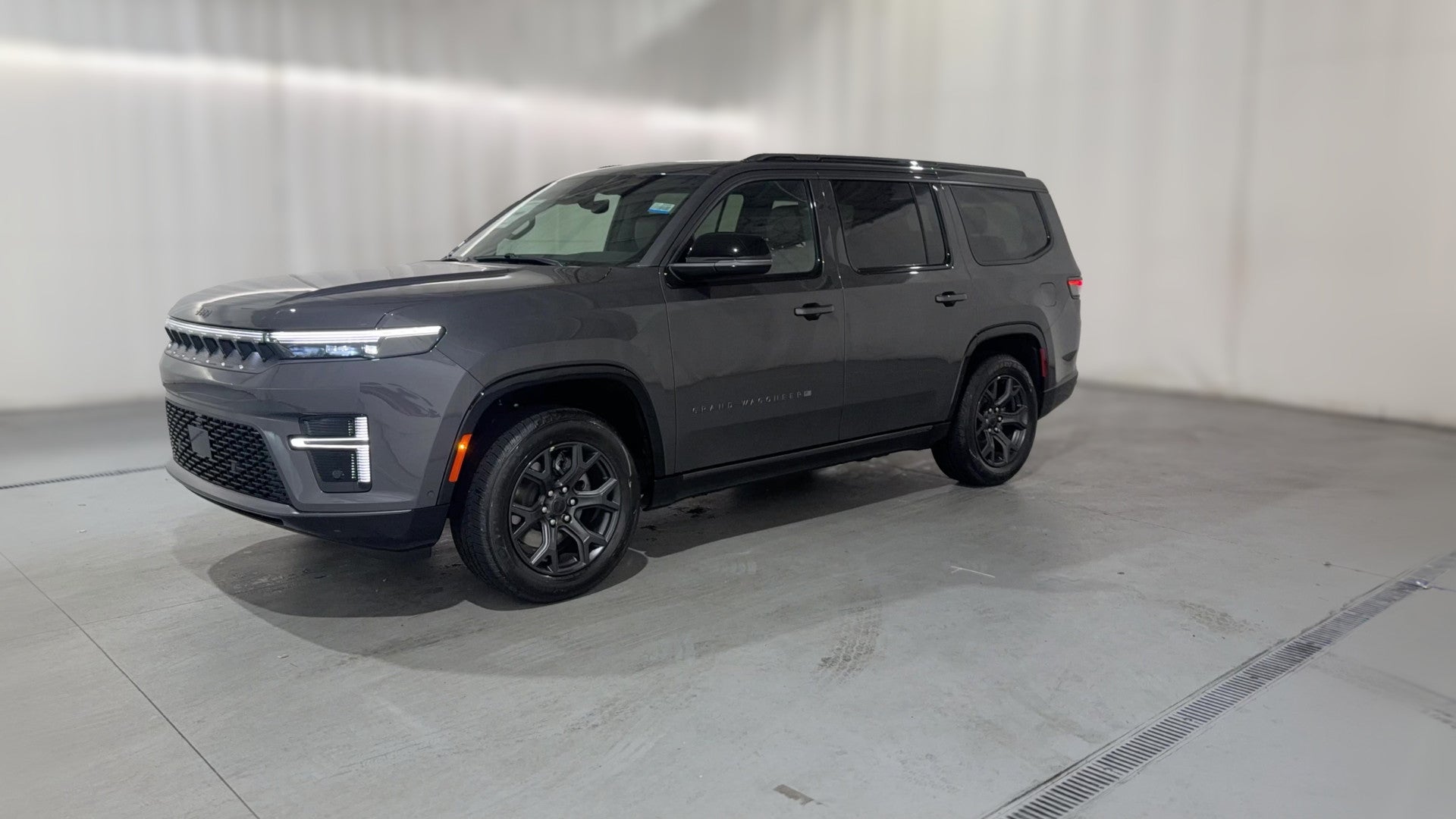 2026 Jeep Grand Wagoneer vehicle photo