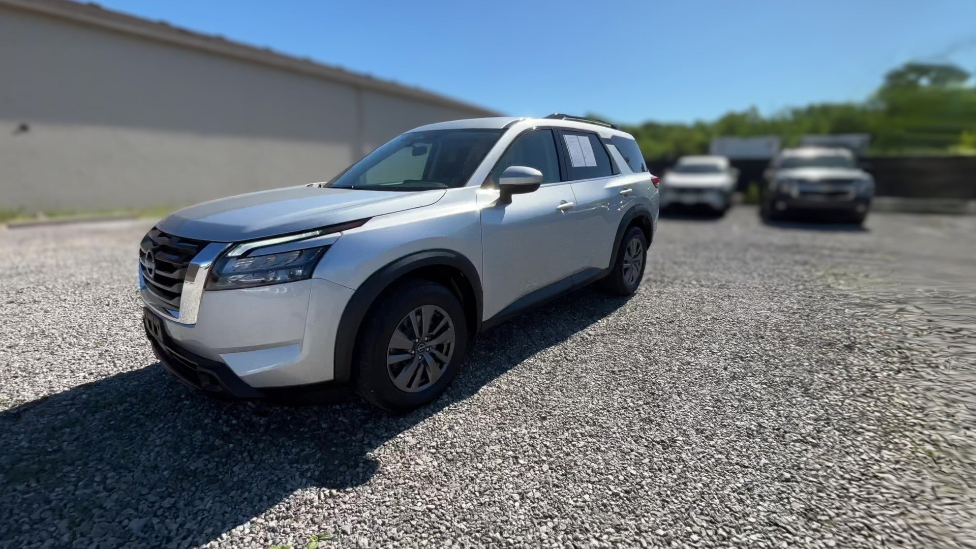 2025 Nissan Pathfinder vehicle photo