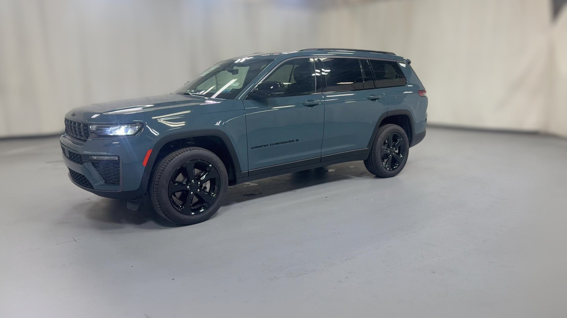 2026 Jeep Grand Cherokee L vehicle photo
