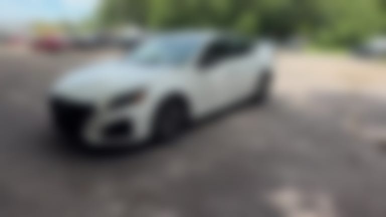 2025 Nissan Altima vehicle photo
