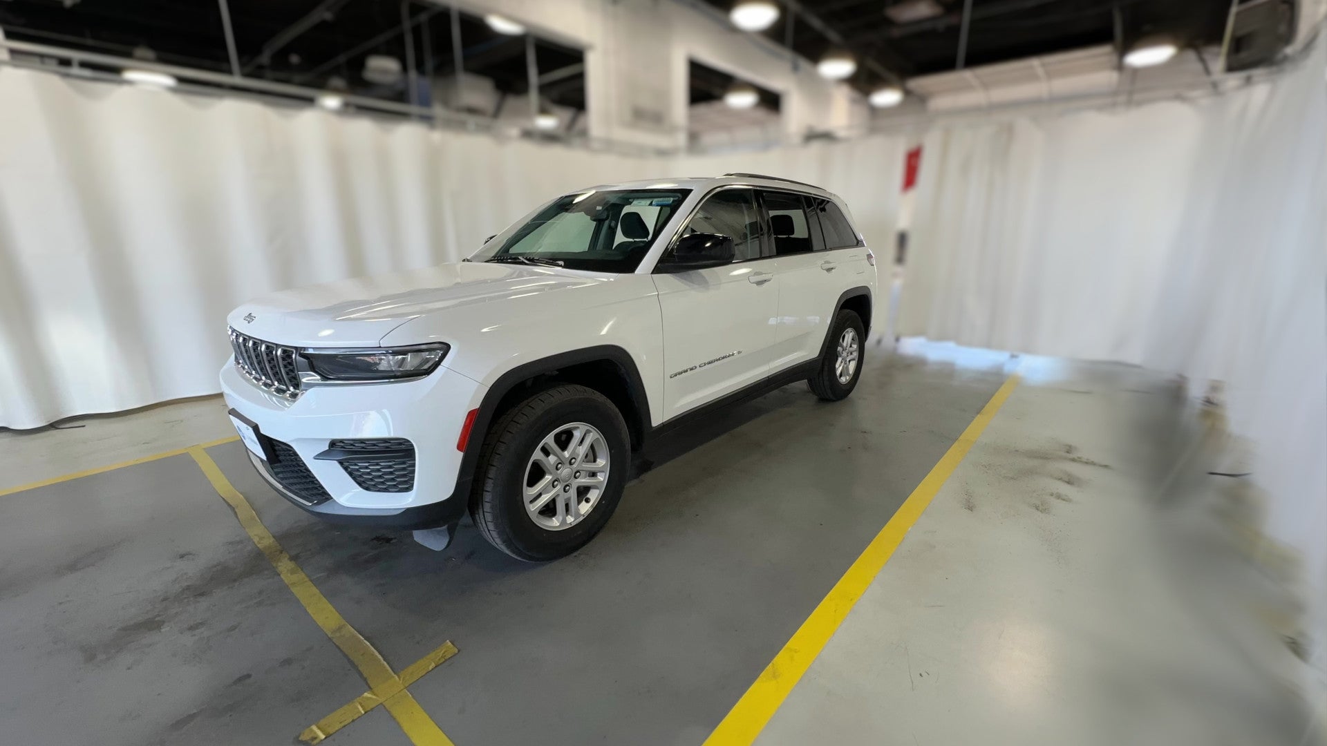 2023 Jeep Grand Cherokee vehicle photo