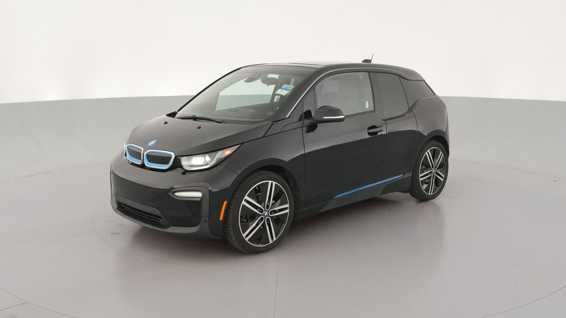 2018 BMW i3 vehicle photo