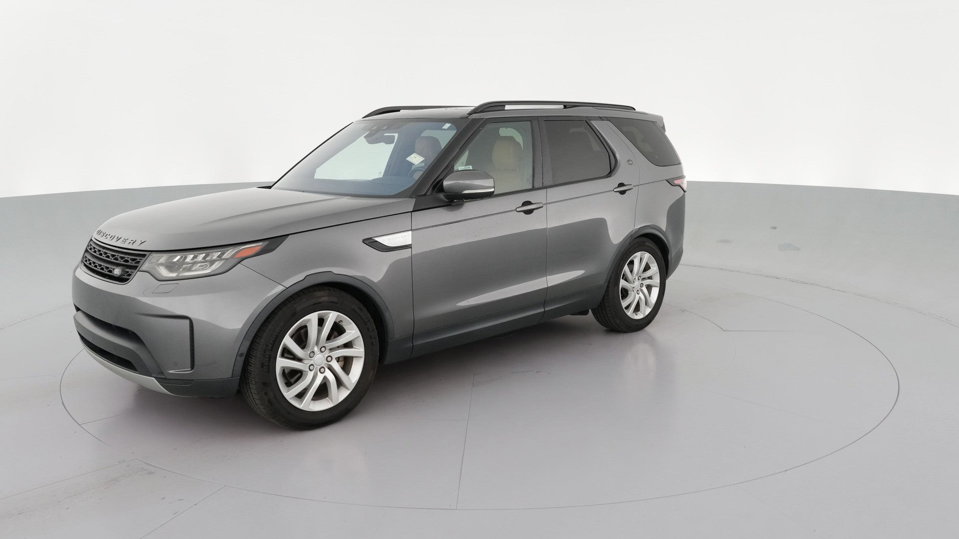 2018 Land Rover Discovery vehicle photo