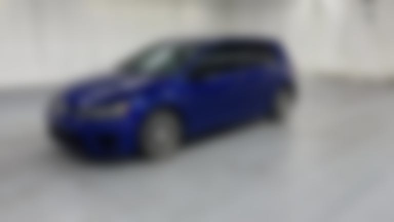 2016 Volkswagen Golf R vehicle photo